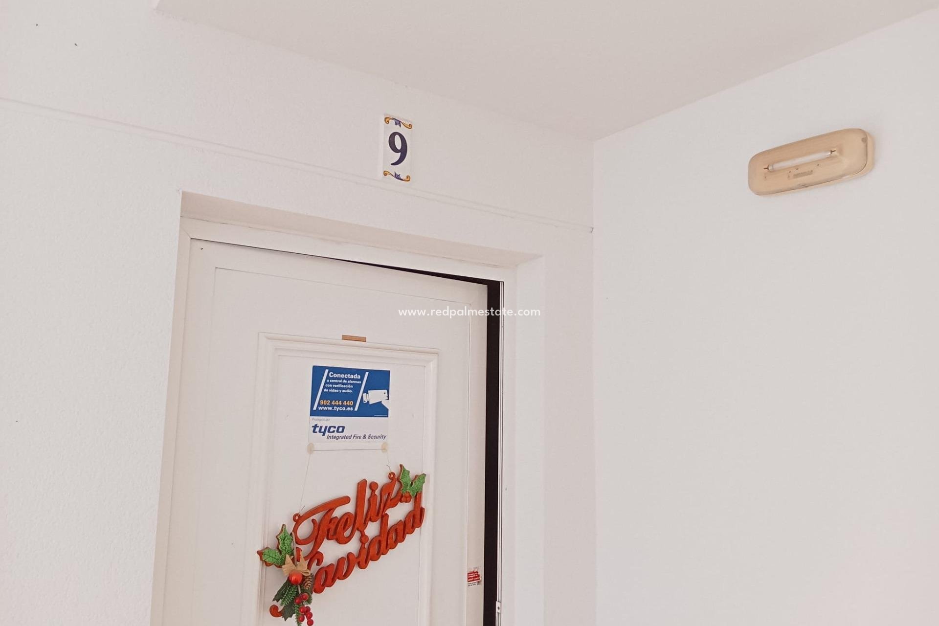 Reventa - Apartamento -
Torrevieja - La Veleta