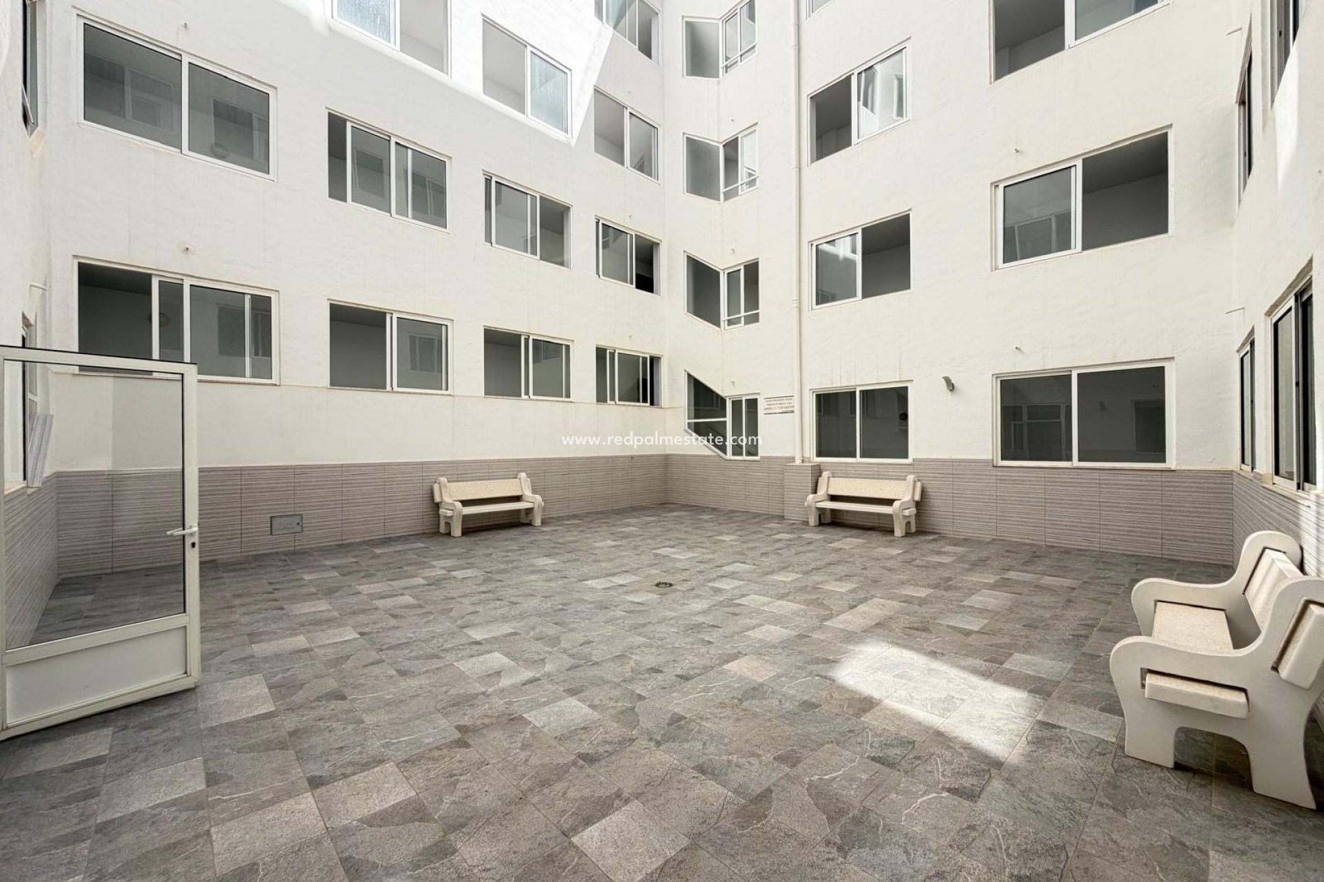 Reventa - Apartamento -
Torrevieja - Las Piscinas Naturales