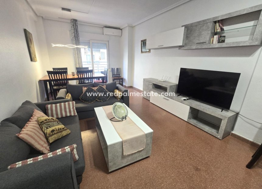 Reventa - Apartamento -
Torrevieja - Las Piscinas Naturales