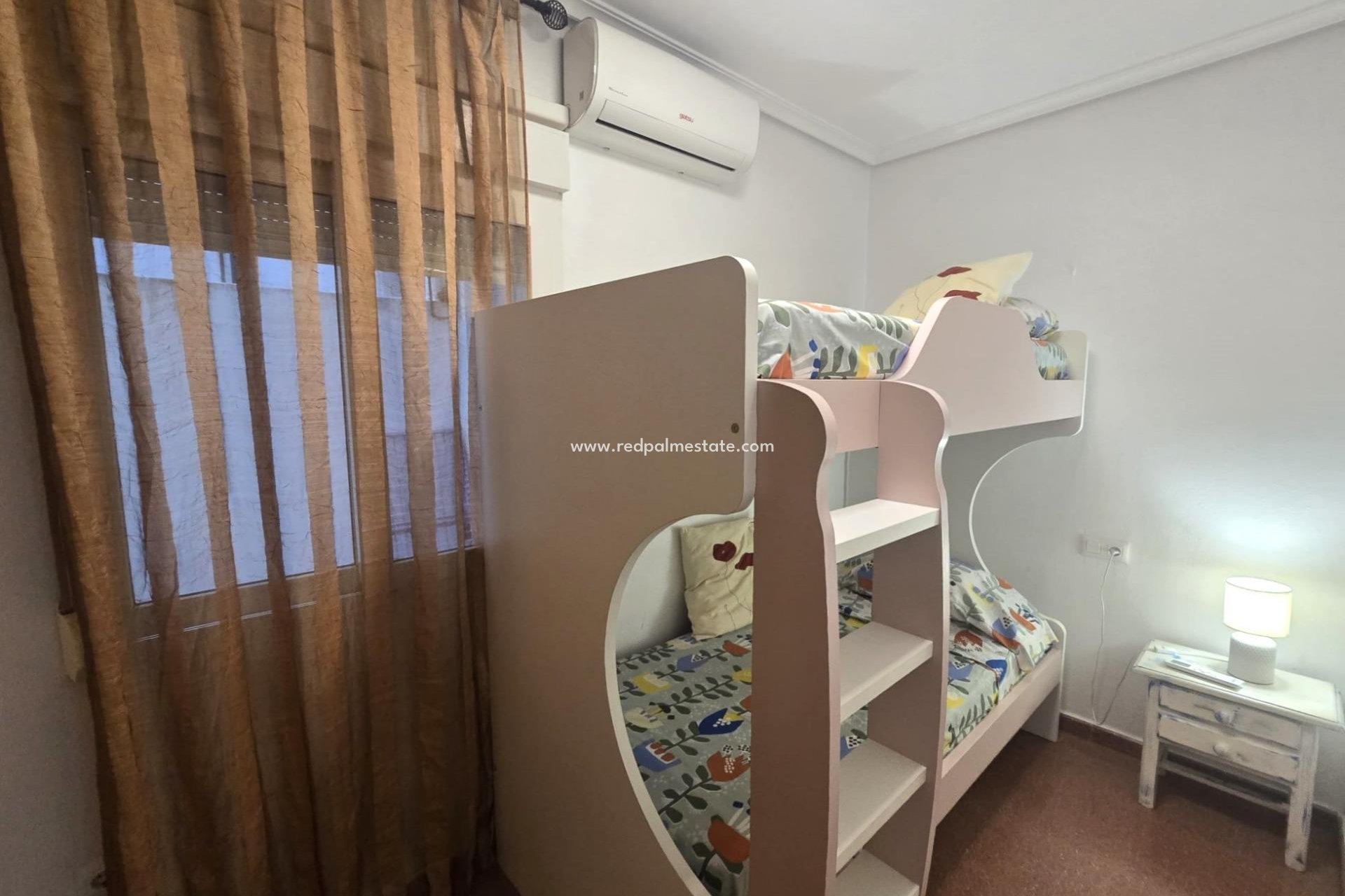 Reventa - Apartamento -
Torrevieja - Las Piscinas Naturales