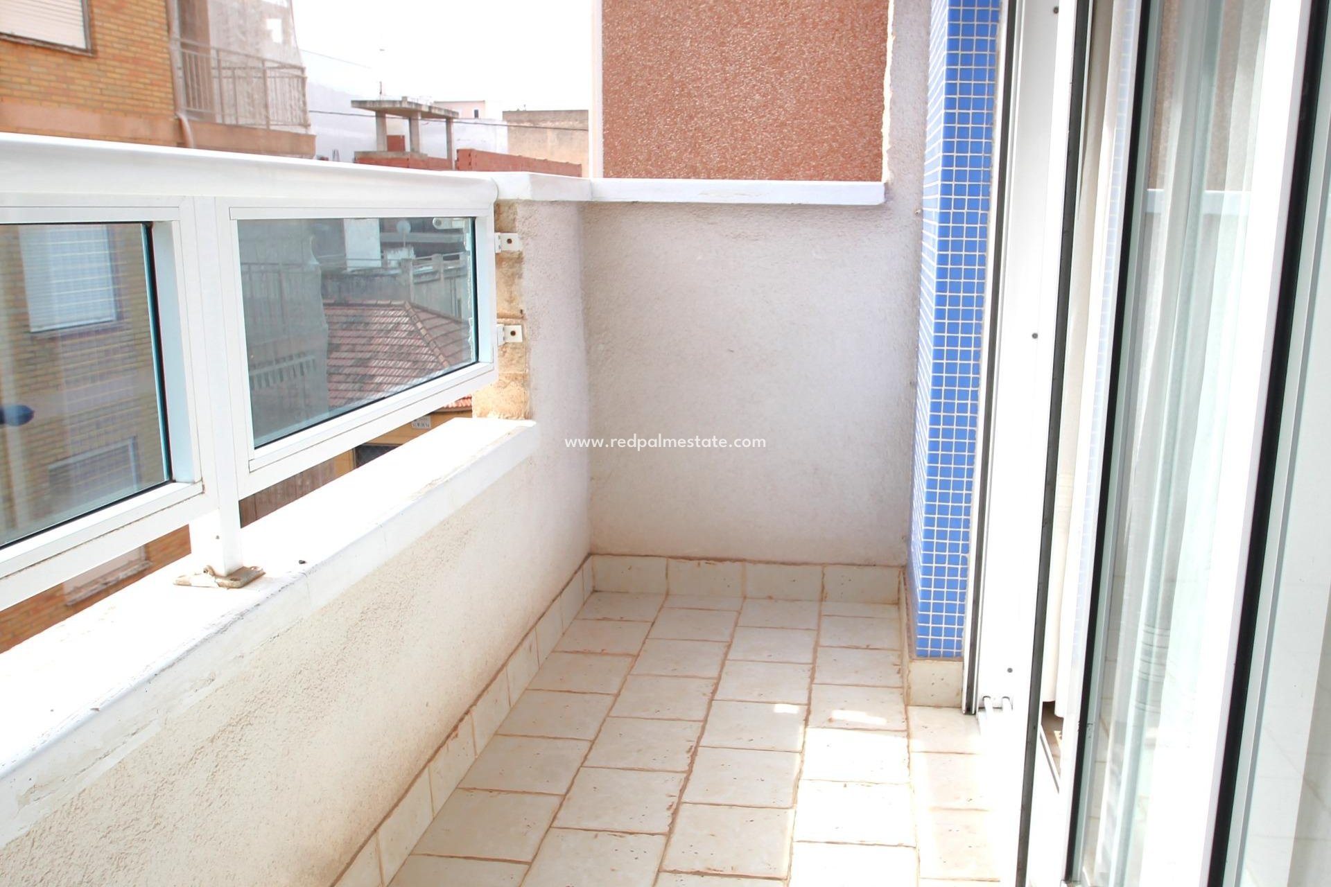 Reventa - Apartamento -
Torrevieja - Las Piscinas Naturales