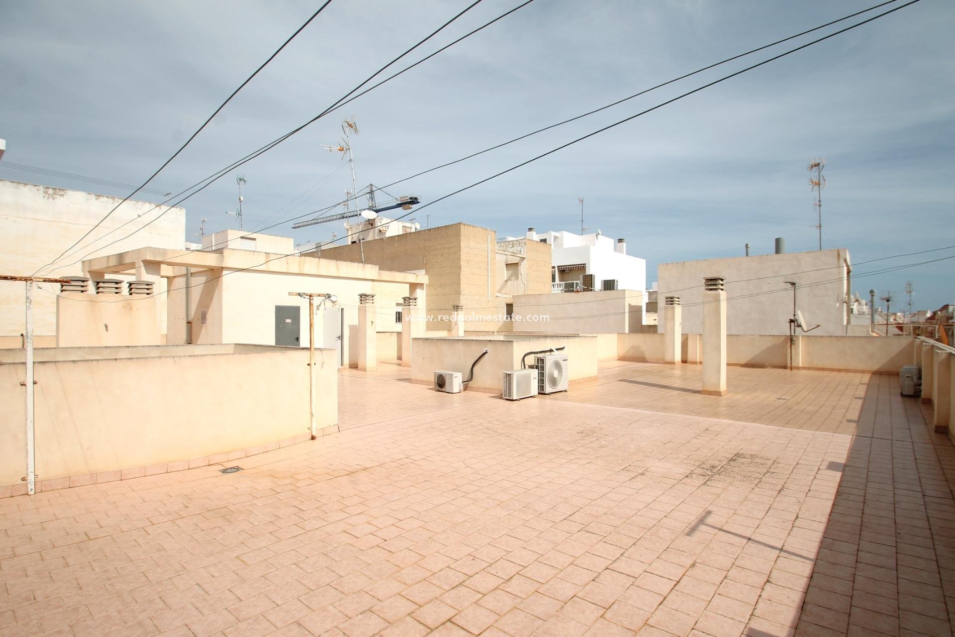 Reventa - Apartamento -
Torrevieja - Las Piscinas Naturales