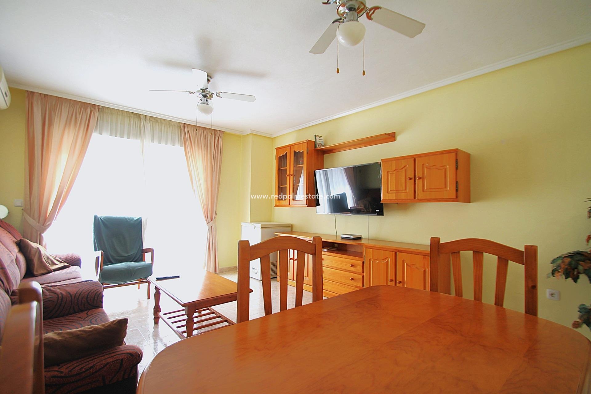 Reventa - Apartamento -
Torrevieja - Las Piscinas Naturales
