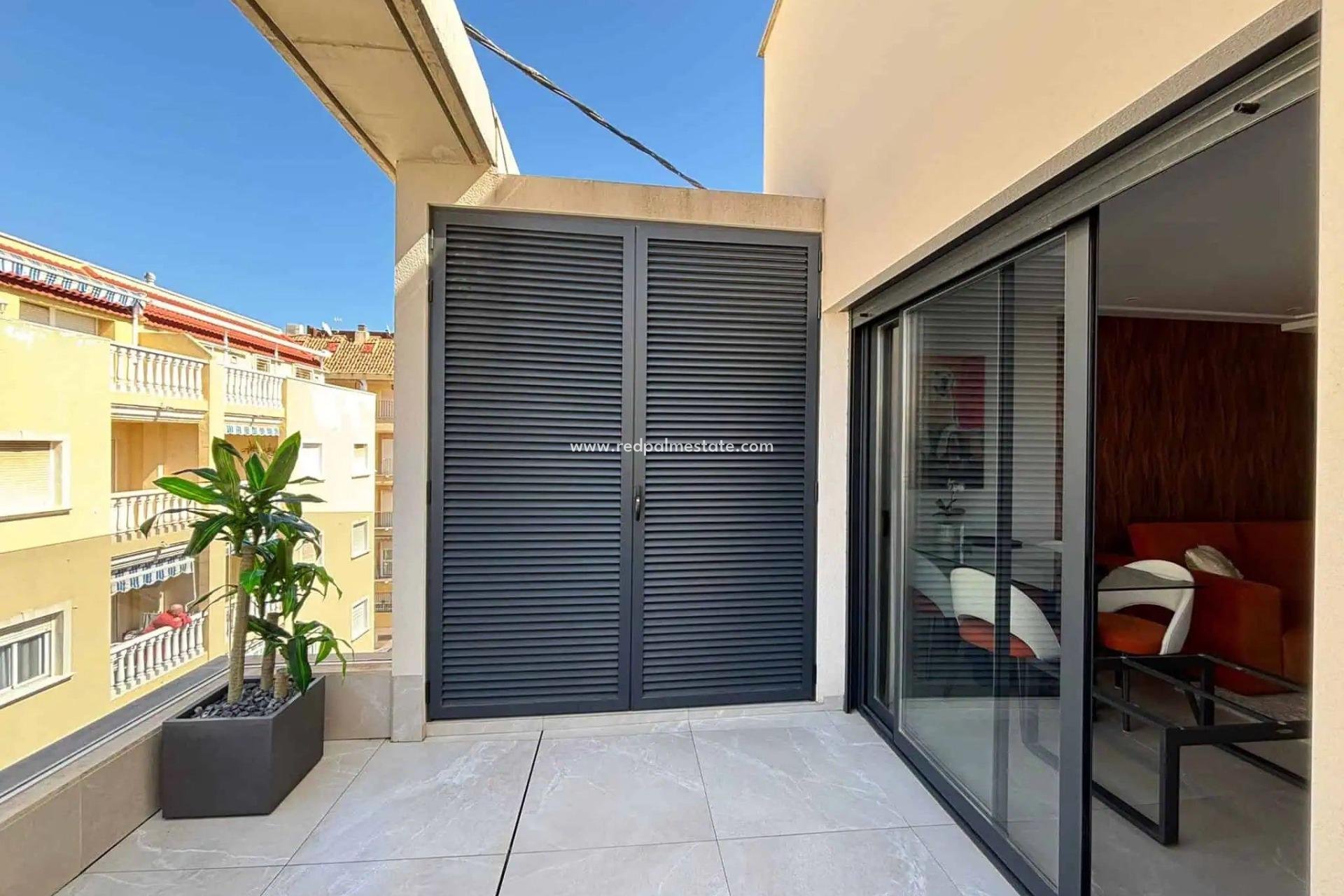 Reventa - Apartamento -
Torrevieja - Las Piscinas Naturales