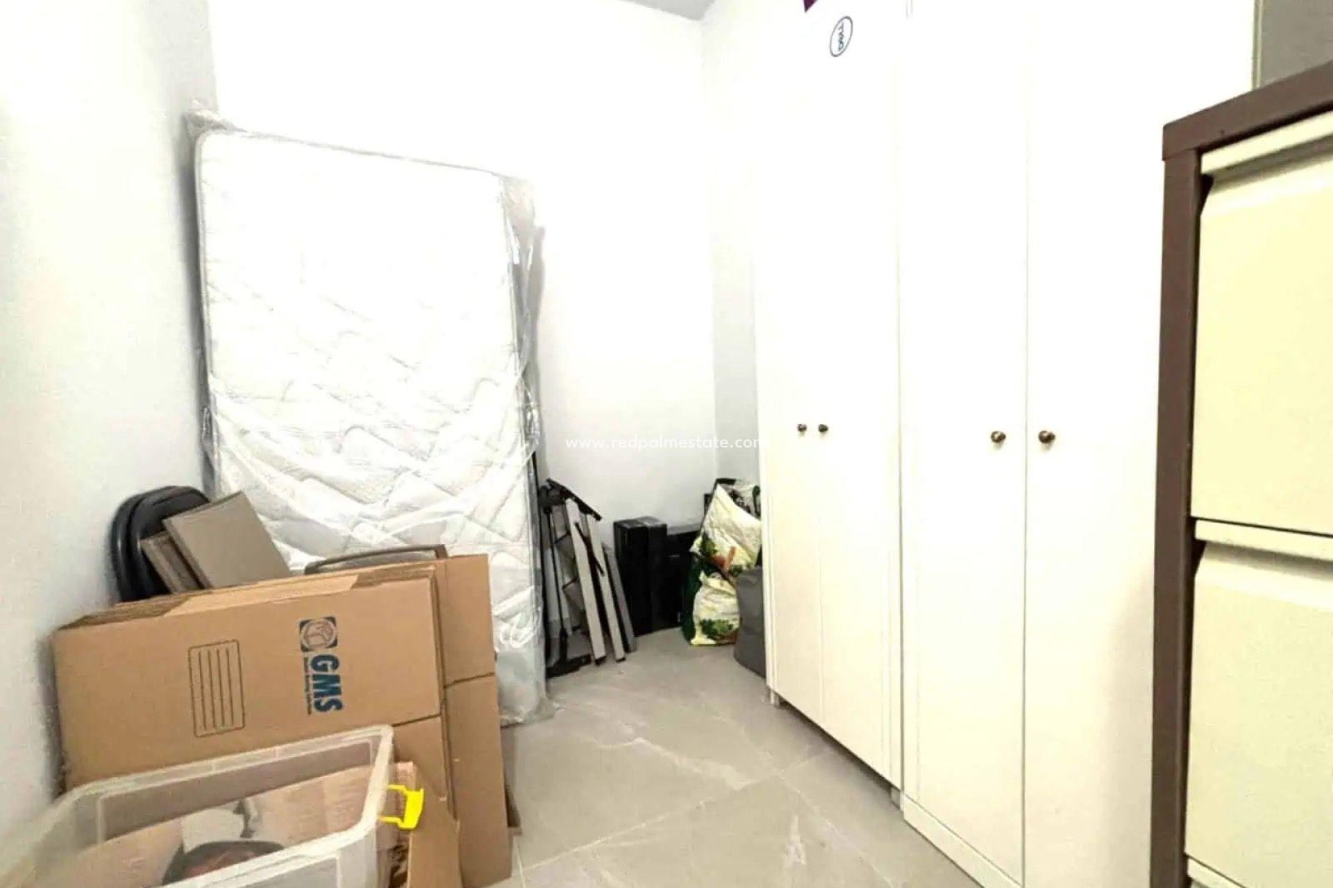 Reventa - Apartamento -
Torrevieja - Las Piscinas Naturales