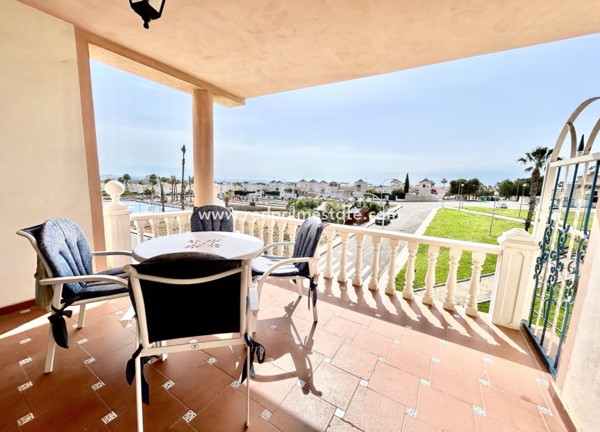 Reventa - Apartamento -
Torrevieja - Los Altos