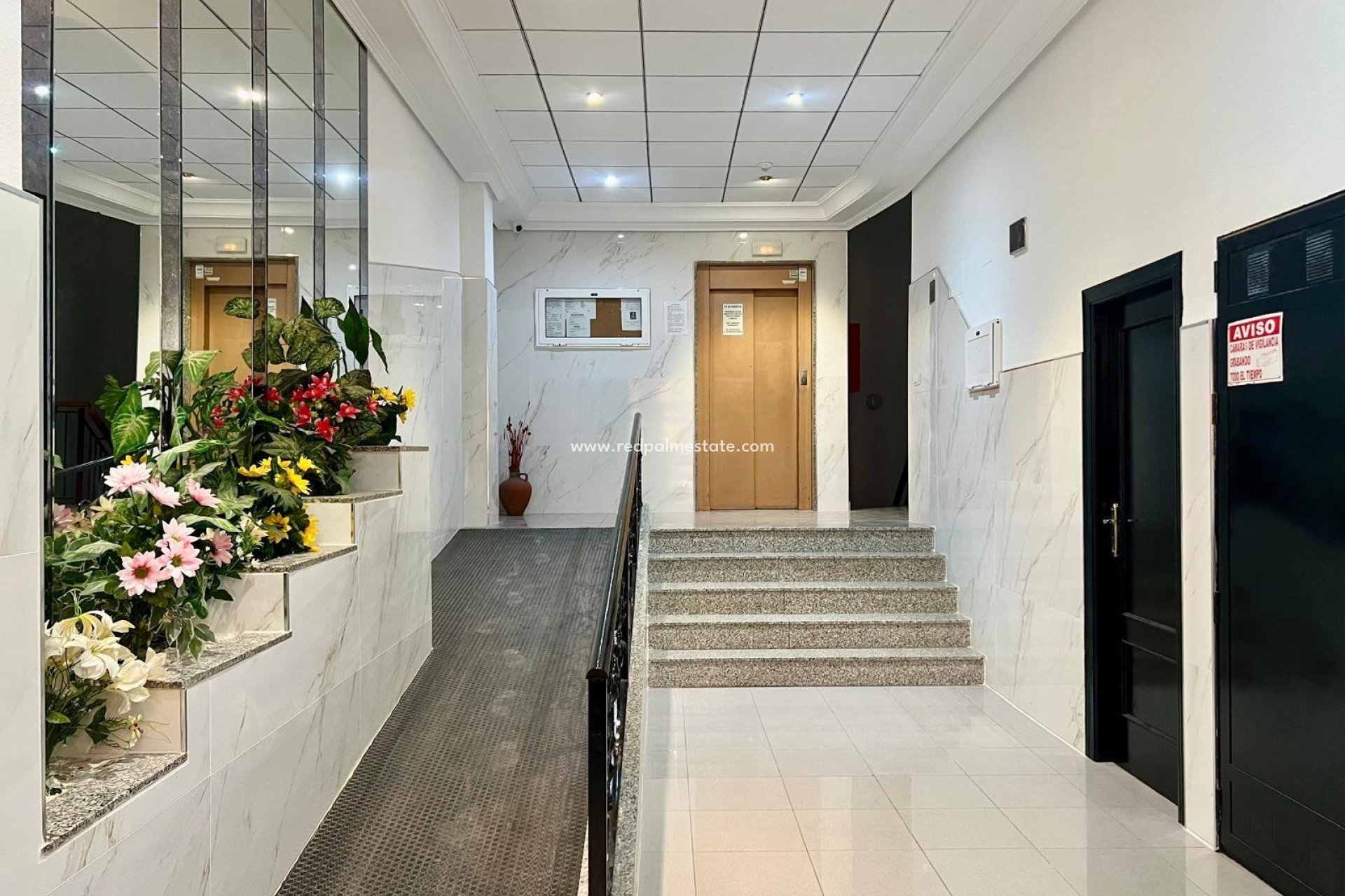 Reventa - Apartamento -
Torrevieja - PARQUE DE LAS NACIONES