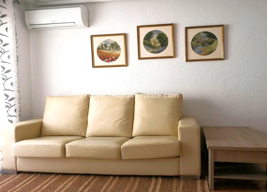 Reventa - Apartamento -
Torrevieja - PARQUE DE LAS NACIONES