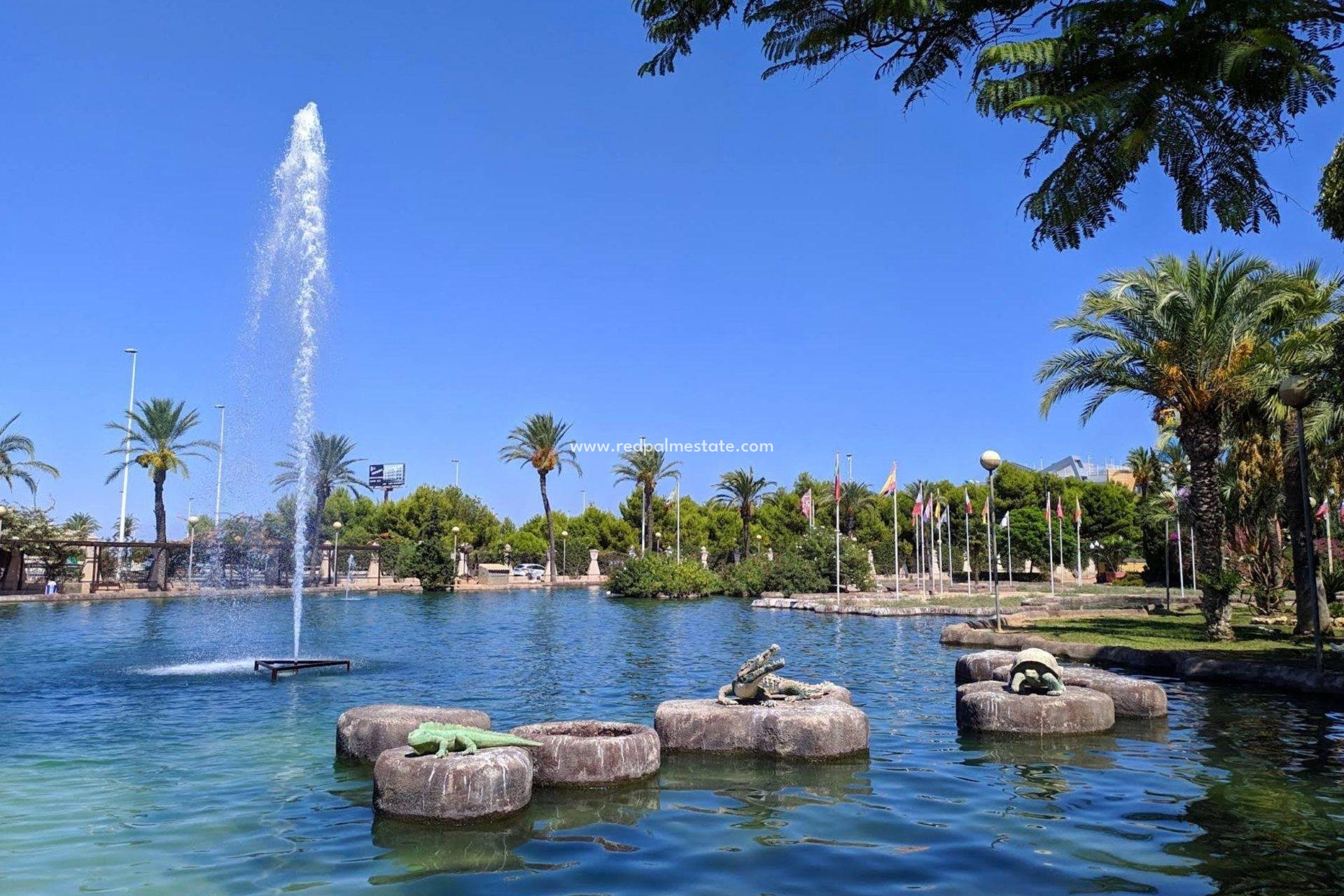 Reventa - Apartamento -
Torrevieja - PARQUE DE LAS NACIONES