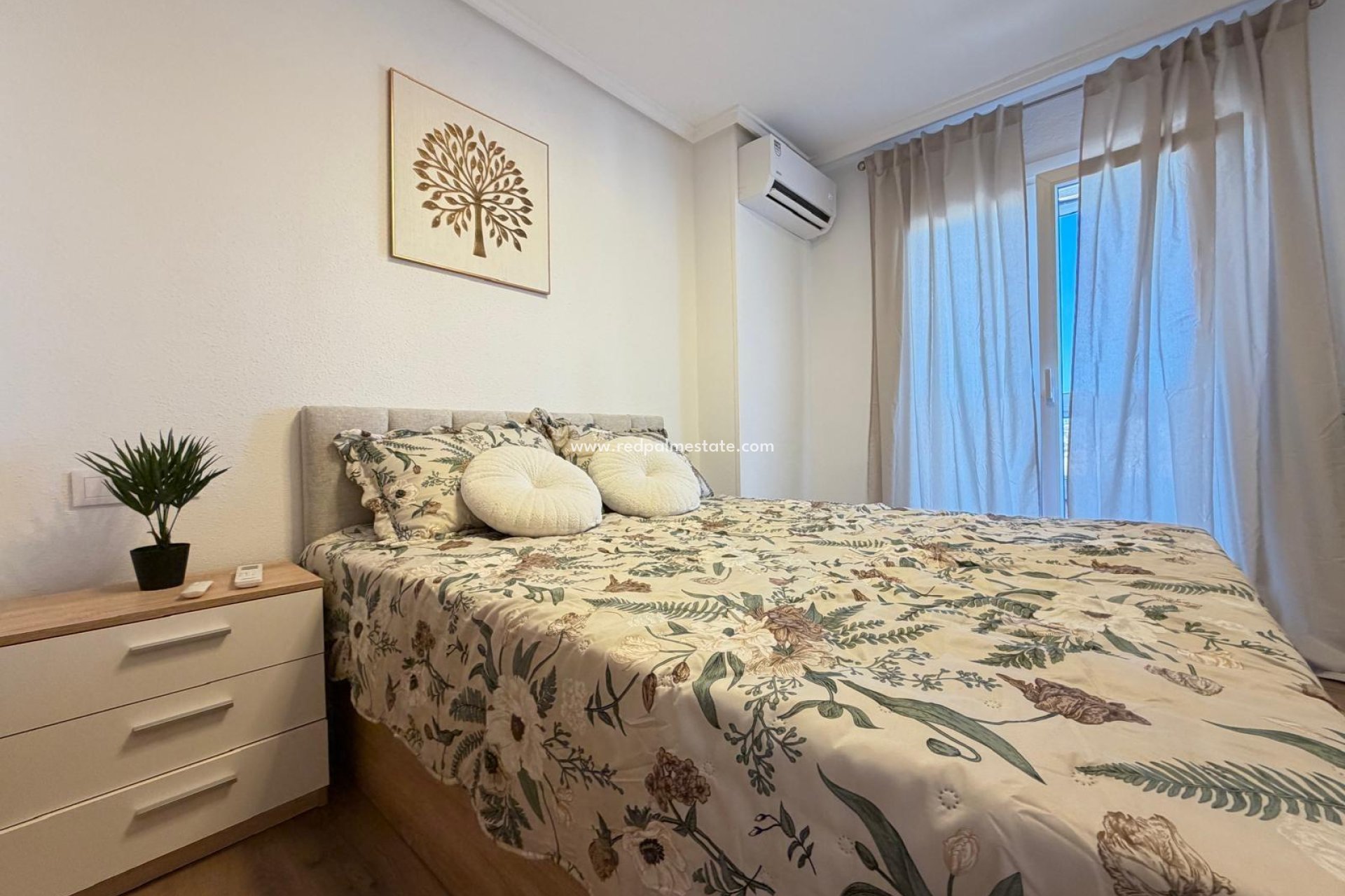 Reventa - Apartamento -
Torrevieja - PARQUE DE LAS NACIONES