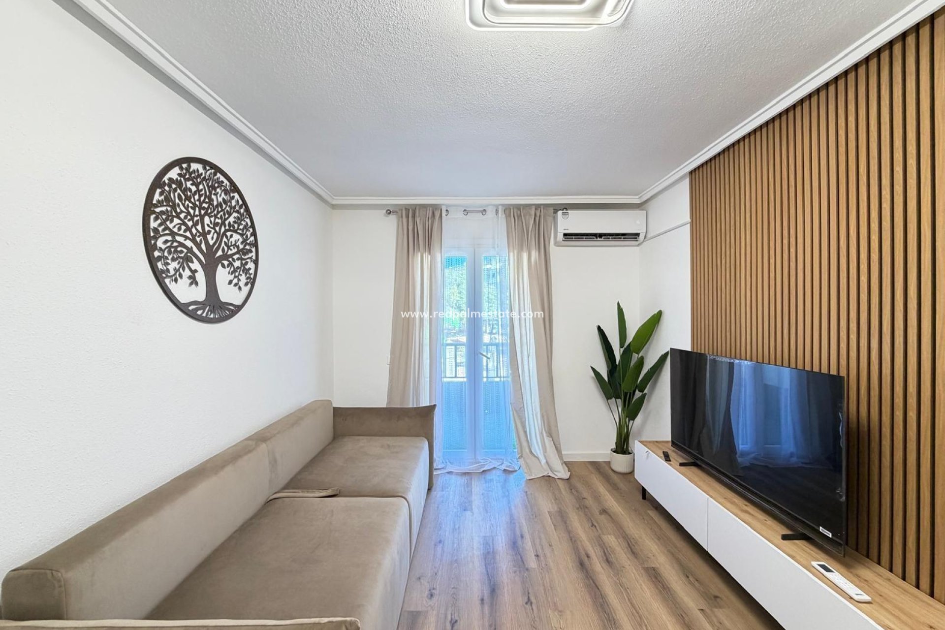 Reventa - Apartamento -
Torrevieja - PARQUE DE LAS NACIONES