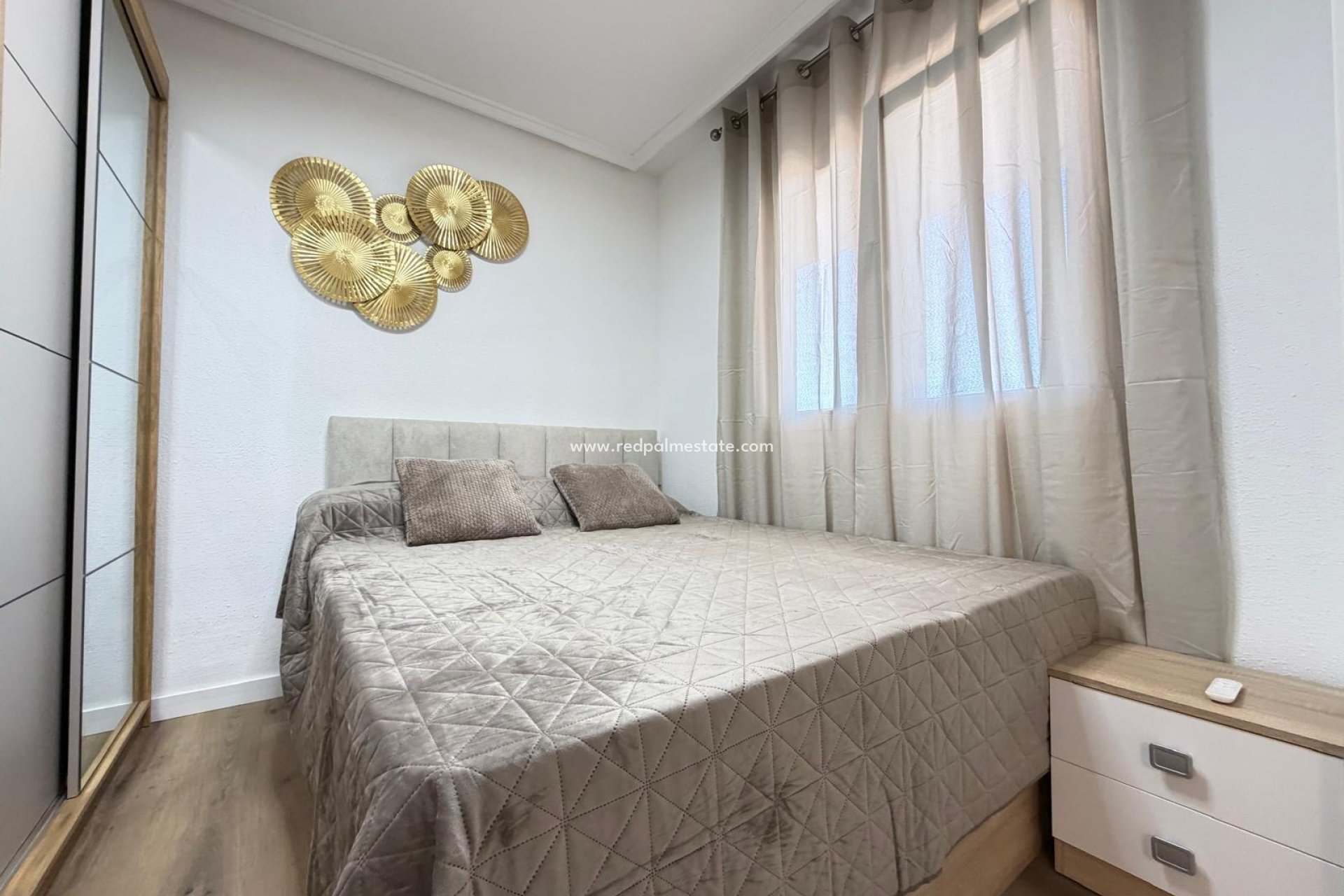 Reventa - Apartamento -
Torrevieja - PARQUE DE LAS NACIONES