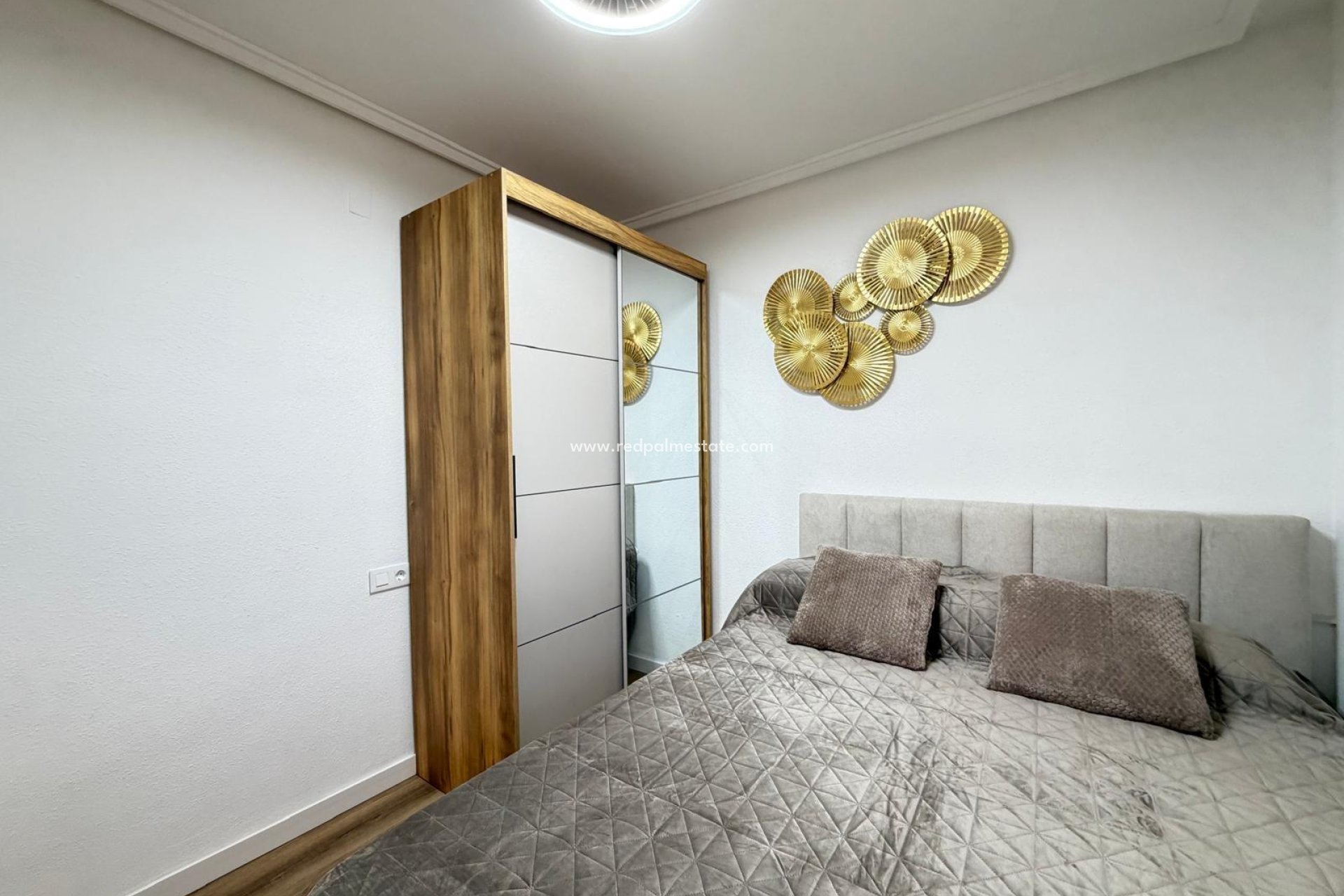 Reventa - Apartamento -
Torrevieja - PARQUE DE LAS NACIONES