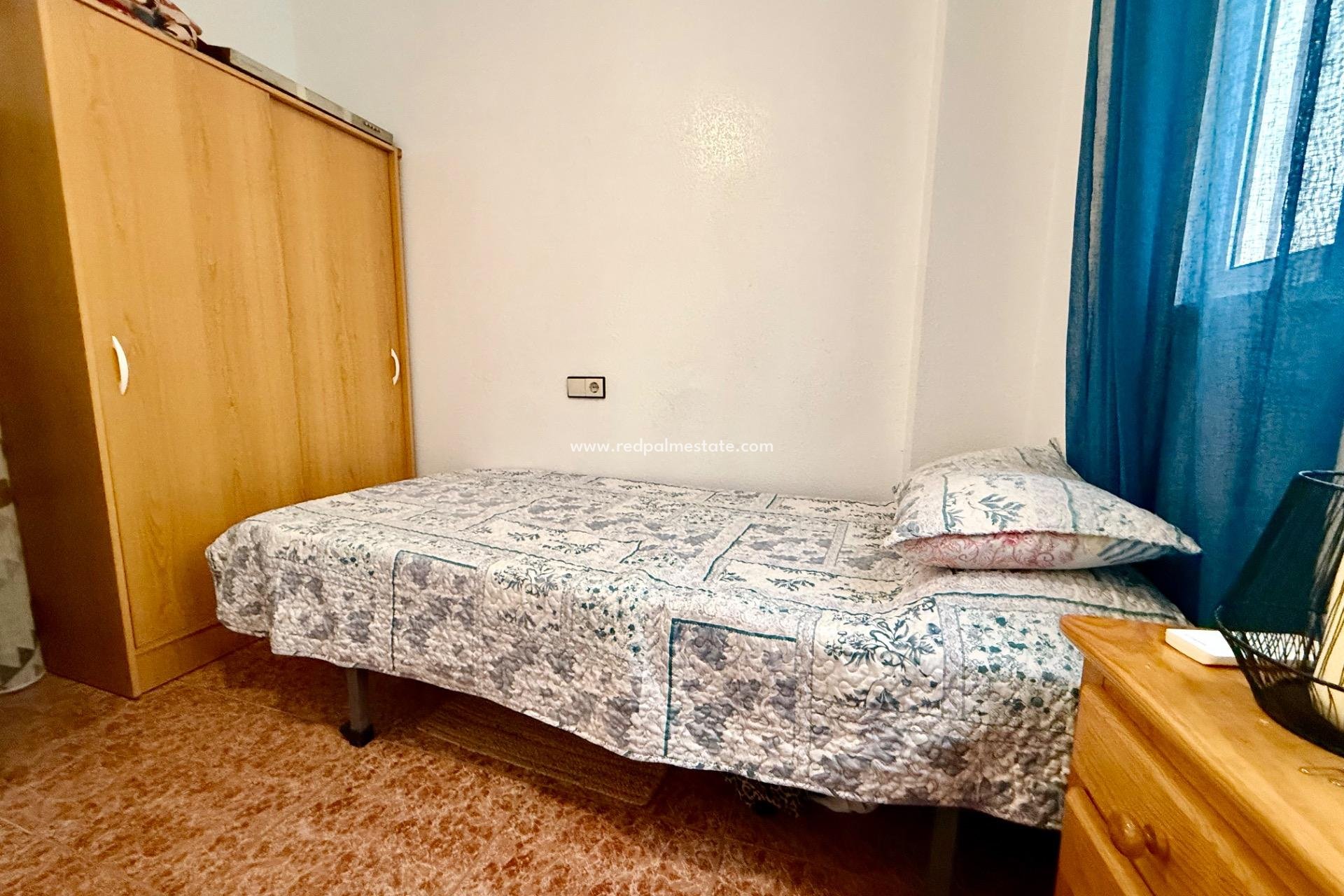Reventa - Apartamento -
Torrevieja - PARQUE DE LAS NACIONES