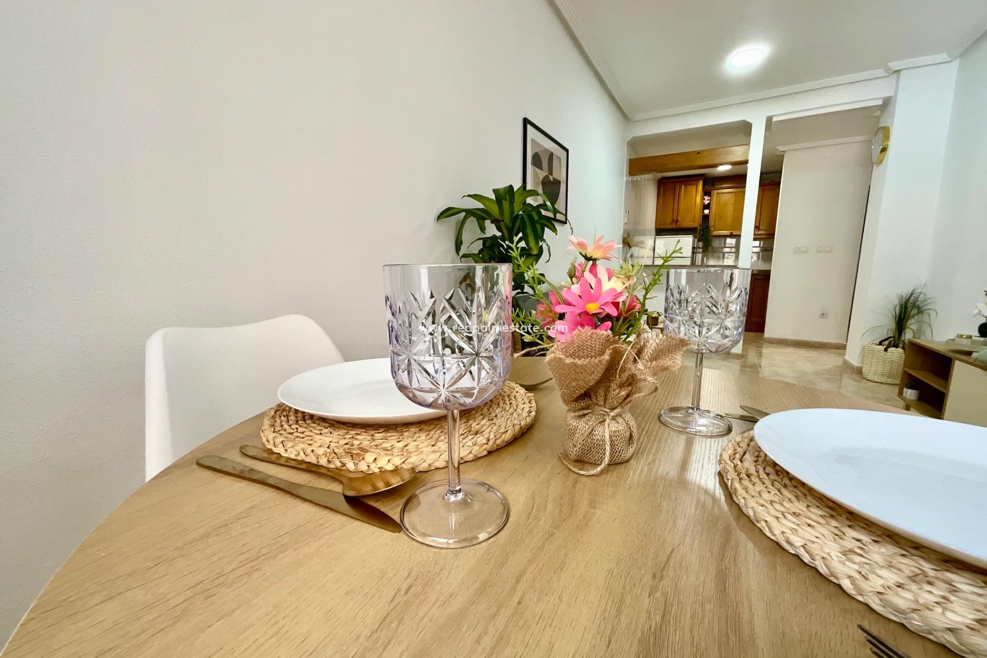 Reventa - Apartamento -
Torrevieja - PARQUE DE LAS NACIONES
