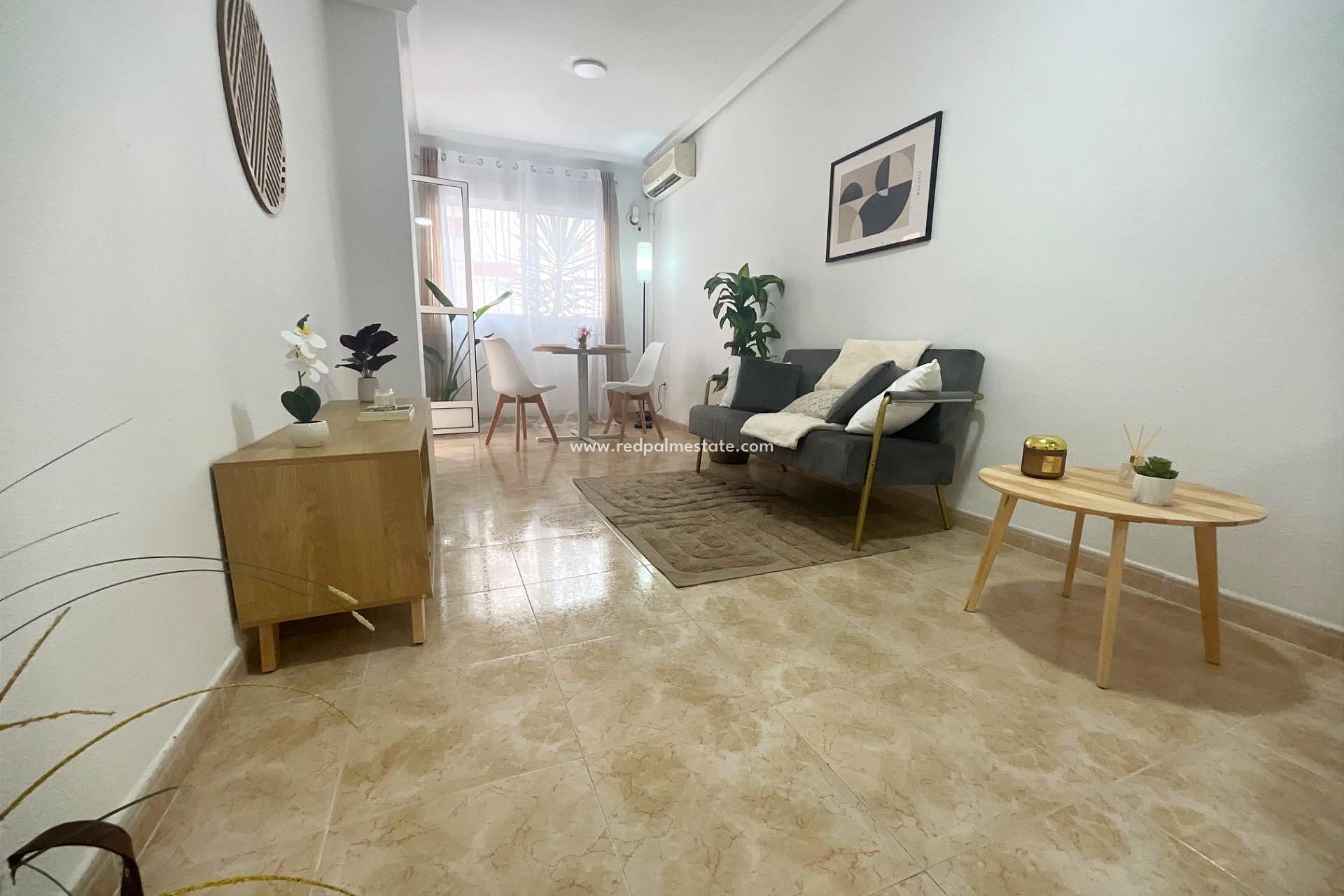 Reventa - Apartamento -
Torrevieja - PARQUE DE LAS NACIONES