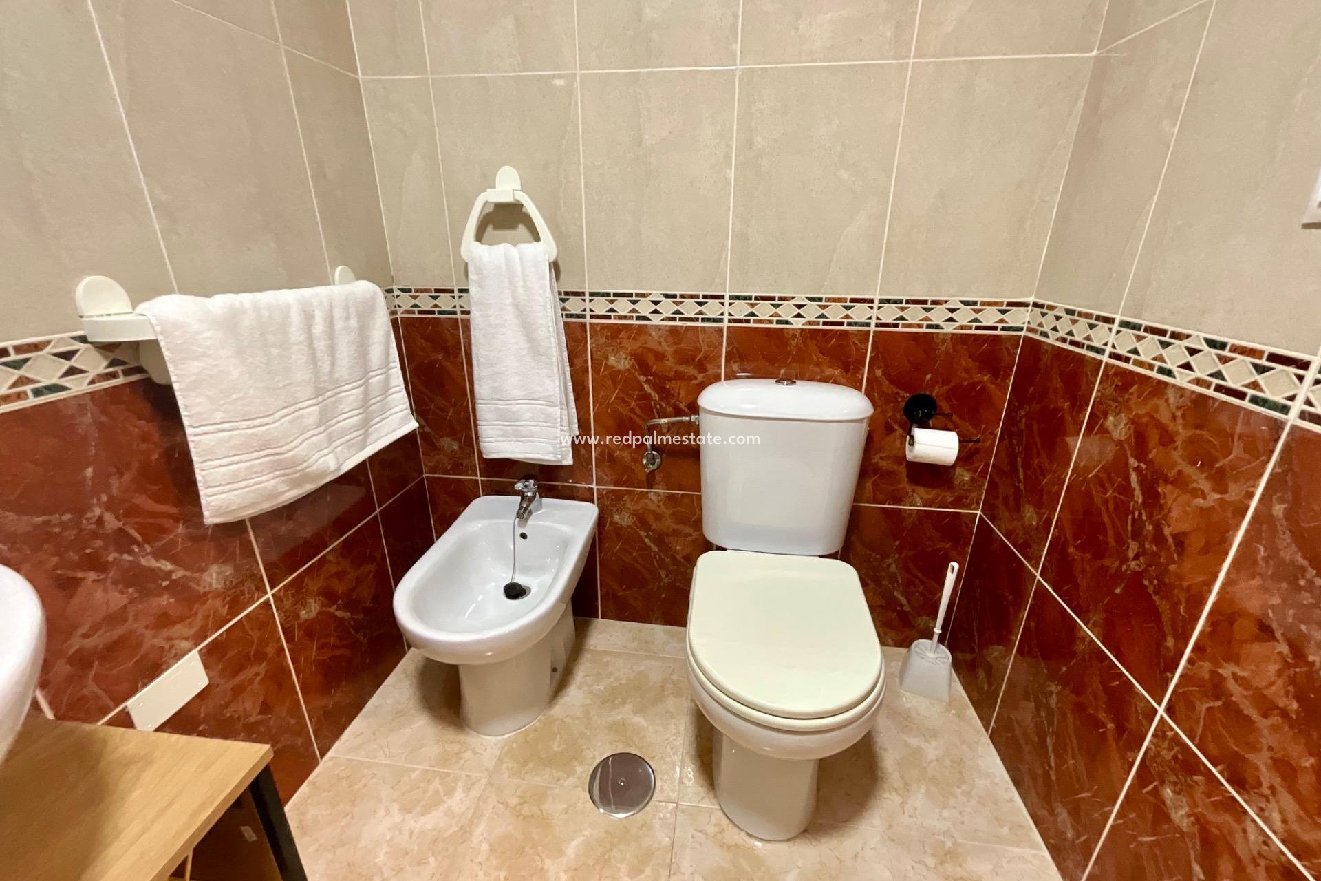 Reventa - Apartamento -
Torrevieja - PARQUE DE LAS NACIONES