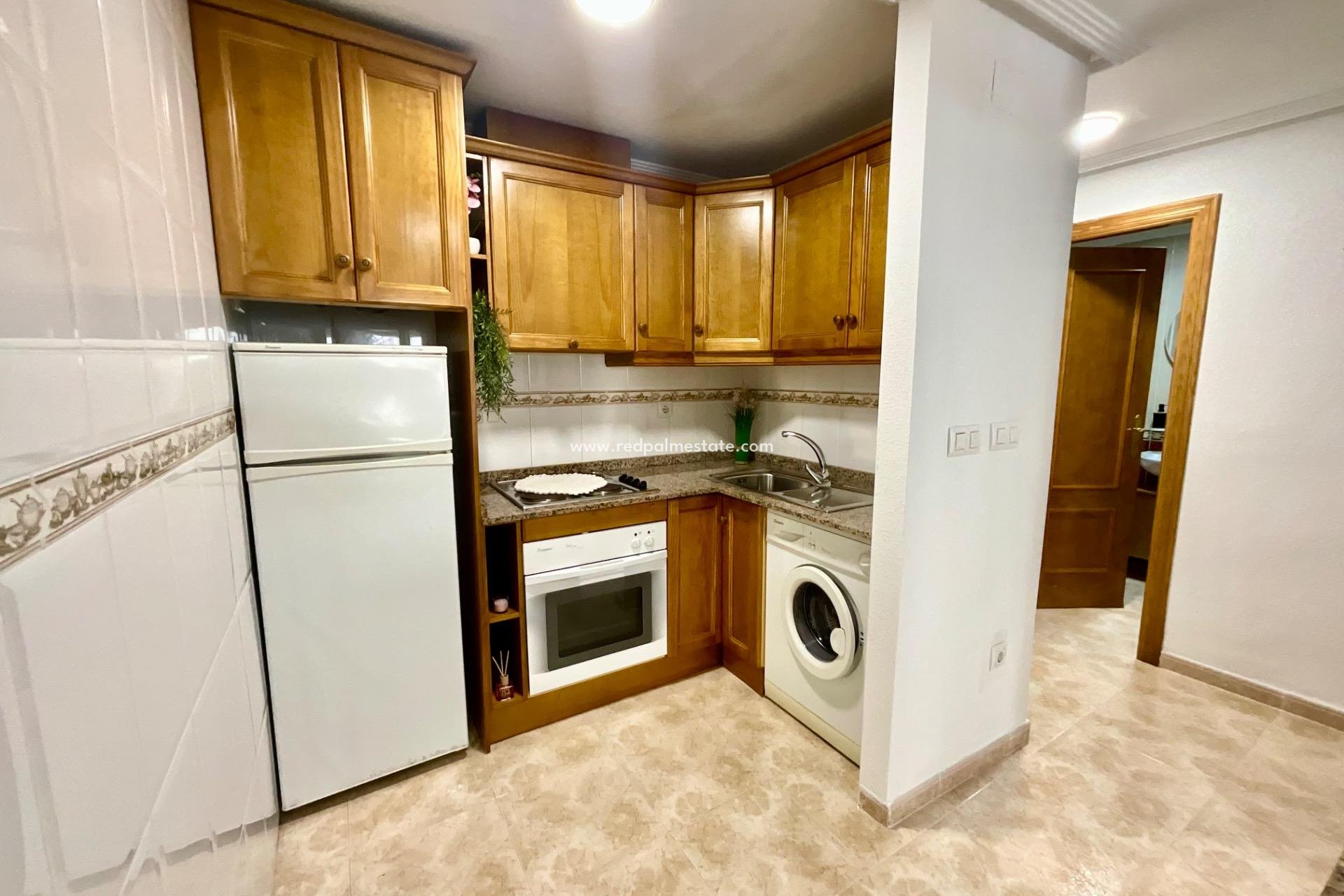 Reventa - Apartamento -
Torrevieja - PARQUE DE LAS NACIONES