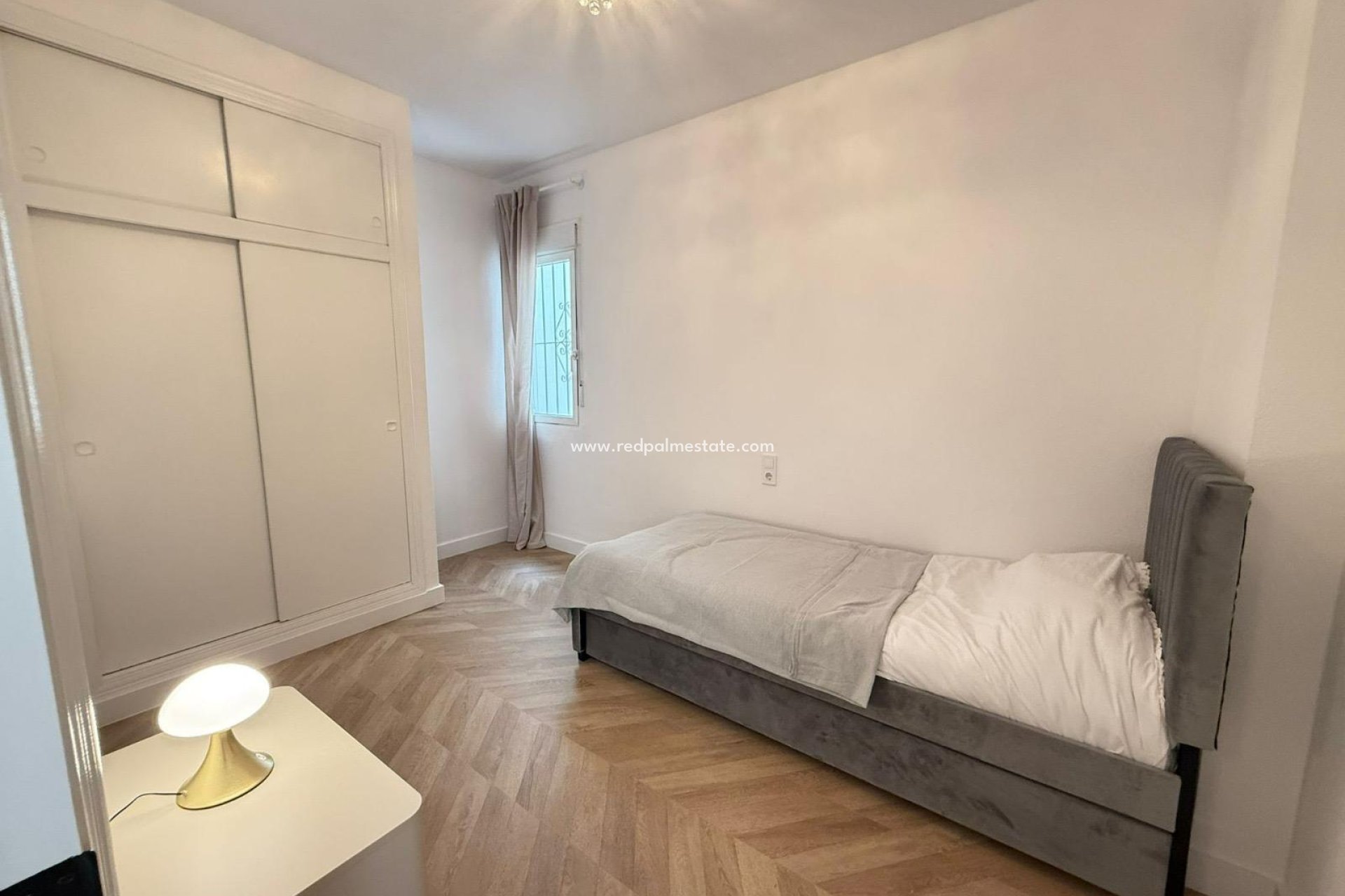 Reventa - Apartamento -
Torrevieja - PARQUE DE LAS NACIONES