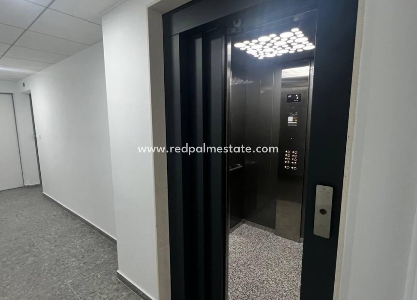 Reventa - Apartamento -
Torrevieja - PARQUE DE LAS NACIONES