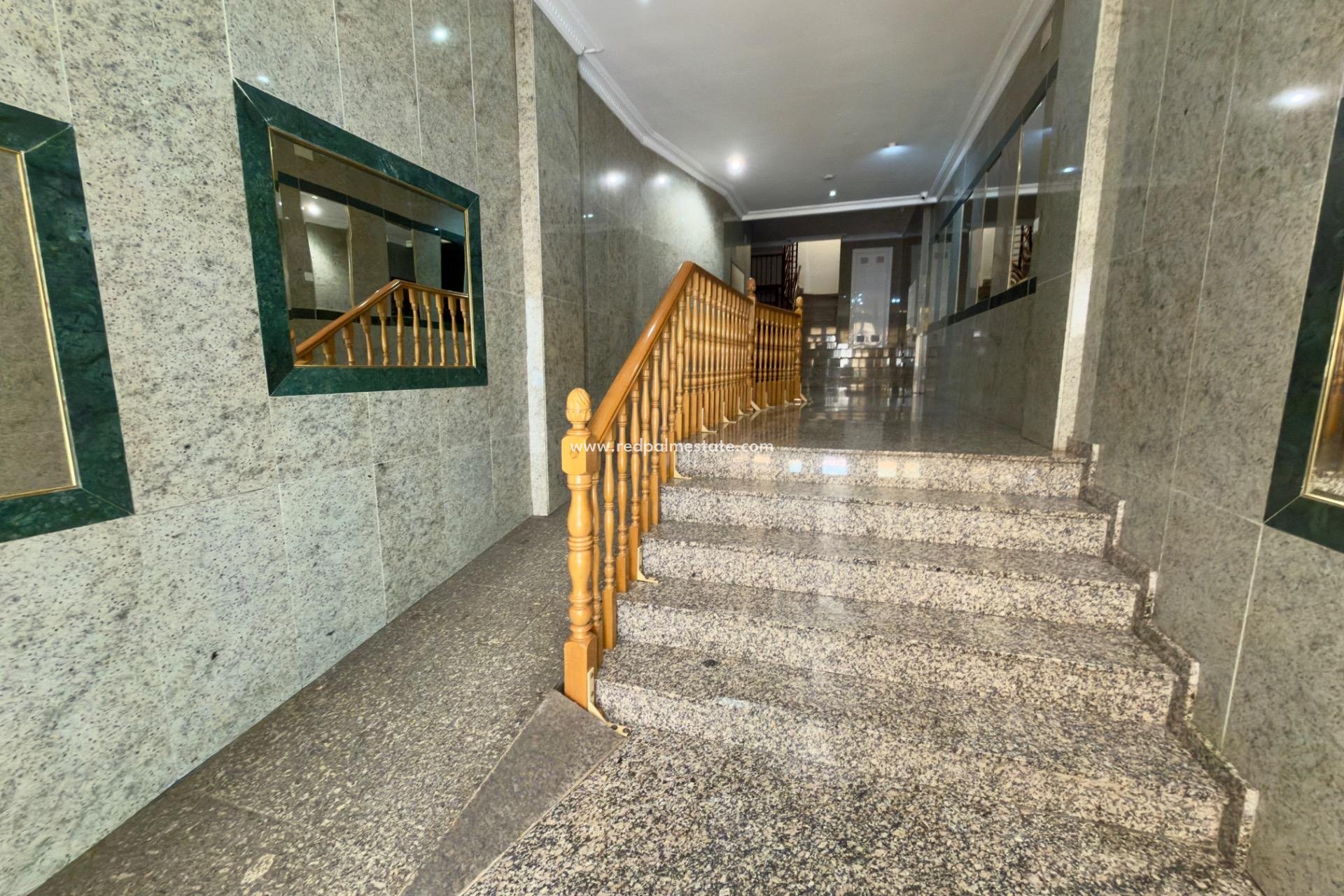 Reventa - Apartamento -
Torrevieja - PARQUE DE LAS NACIONES