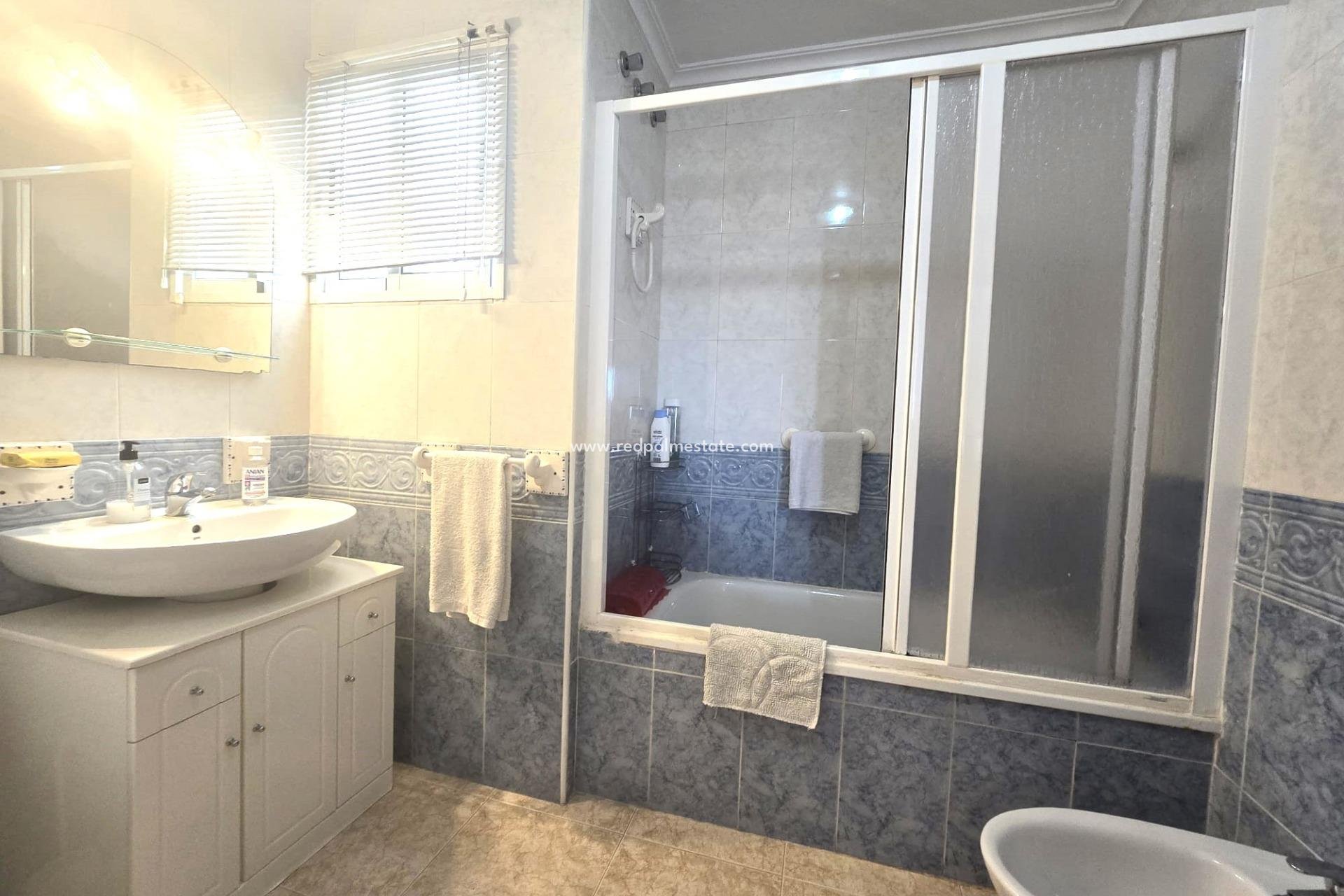 Reventa - Apartamento -
Torrevieja - Parque las naciones