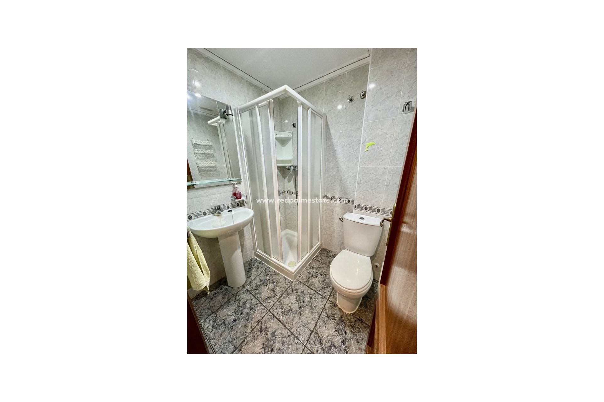 Reventa - Apartamento -
Torrevieja - Playa de cura