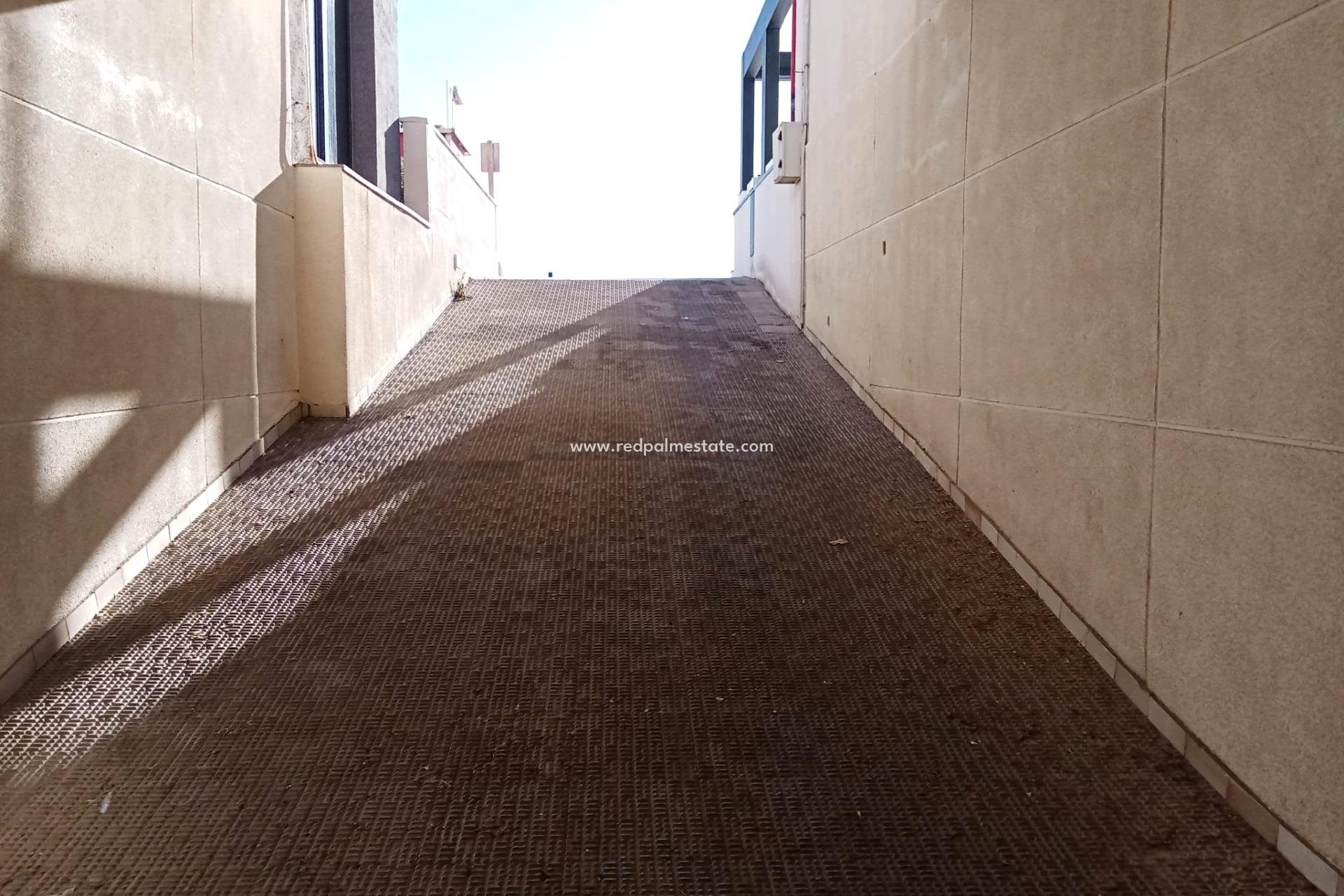 Reventa - Apartamento -
Torrevieja - PLAYA DE LA MATA