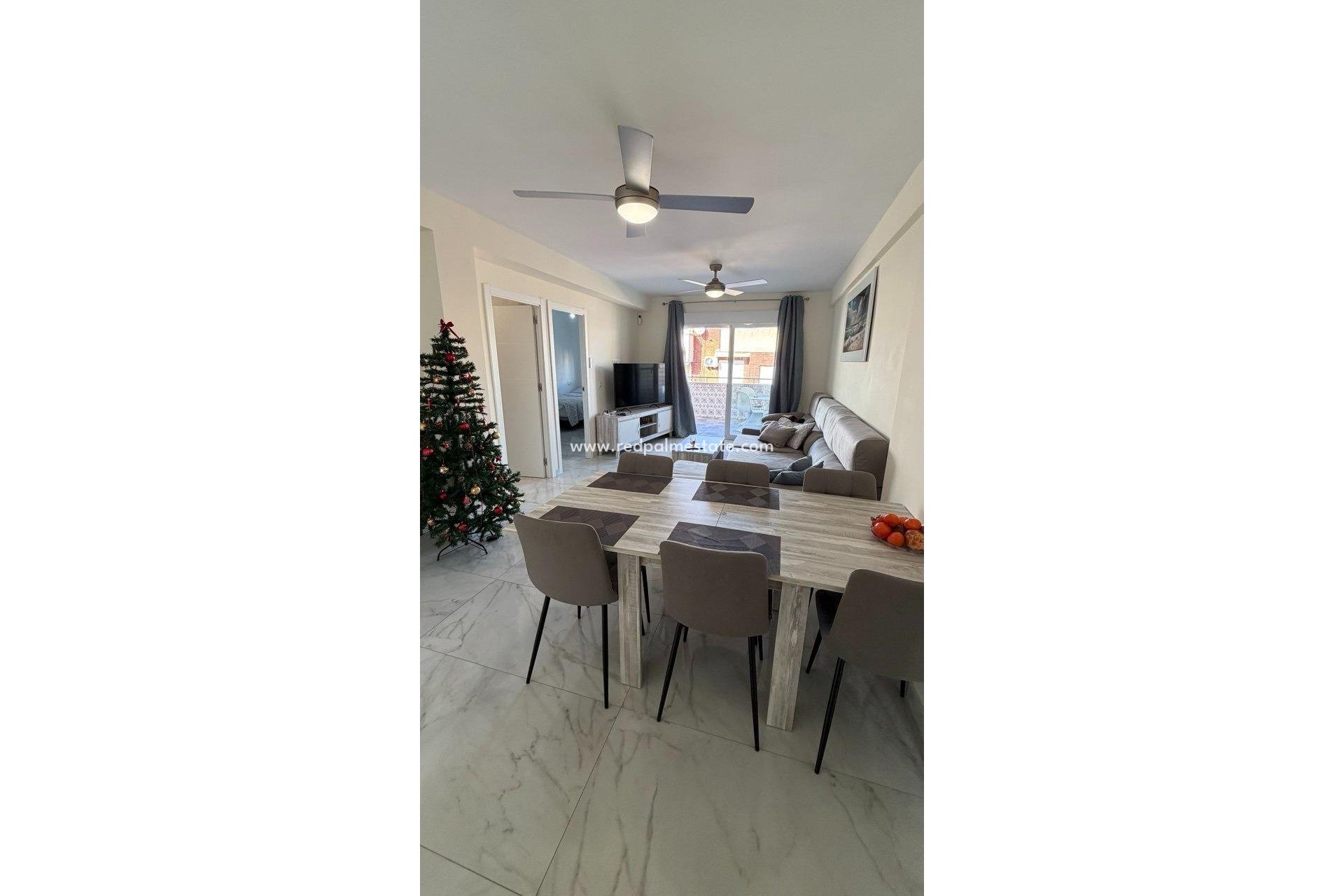Reventa - Apartamento -
Torrevieja - Playa de los Locos
