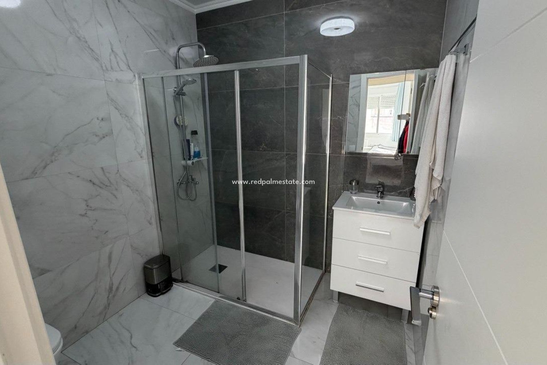 Reventa - Apartamento -
Torrevieja - Playa de los Locos