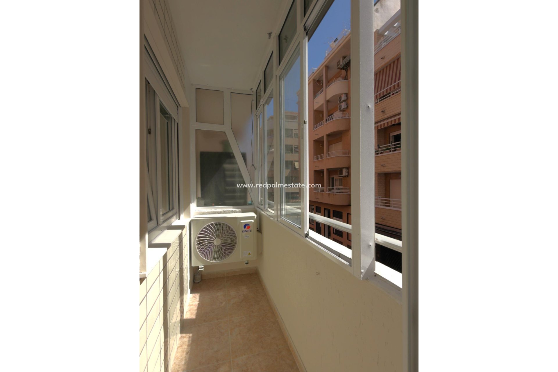 Reventa - Apartamento -
Torrevieja - Playa de los Locos