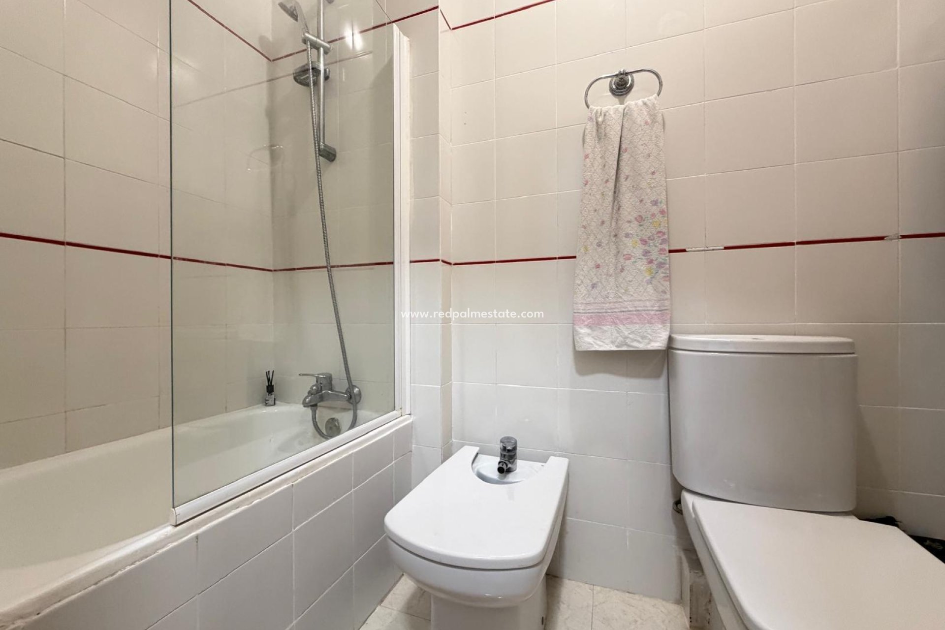 Reventa - Apartamento -
Torrevieja - Playa de los Locos