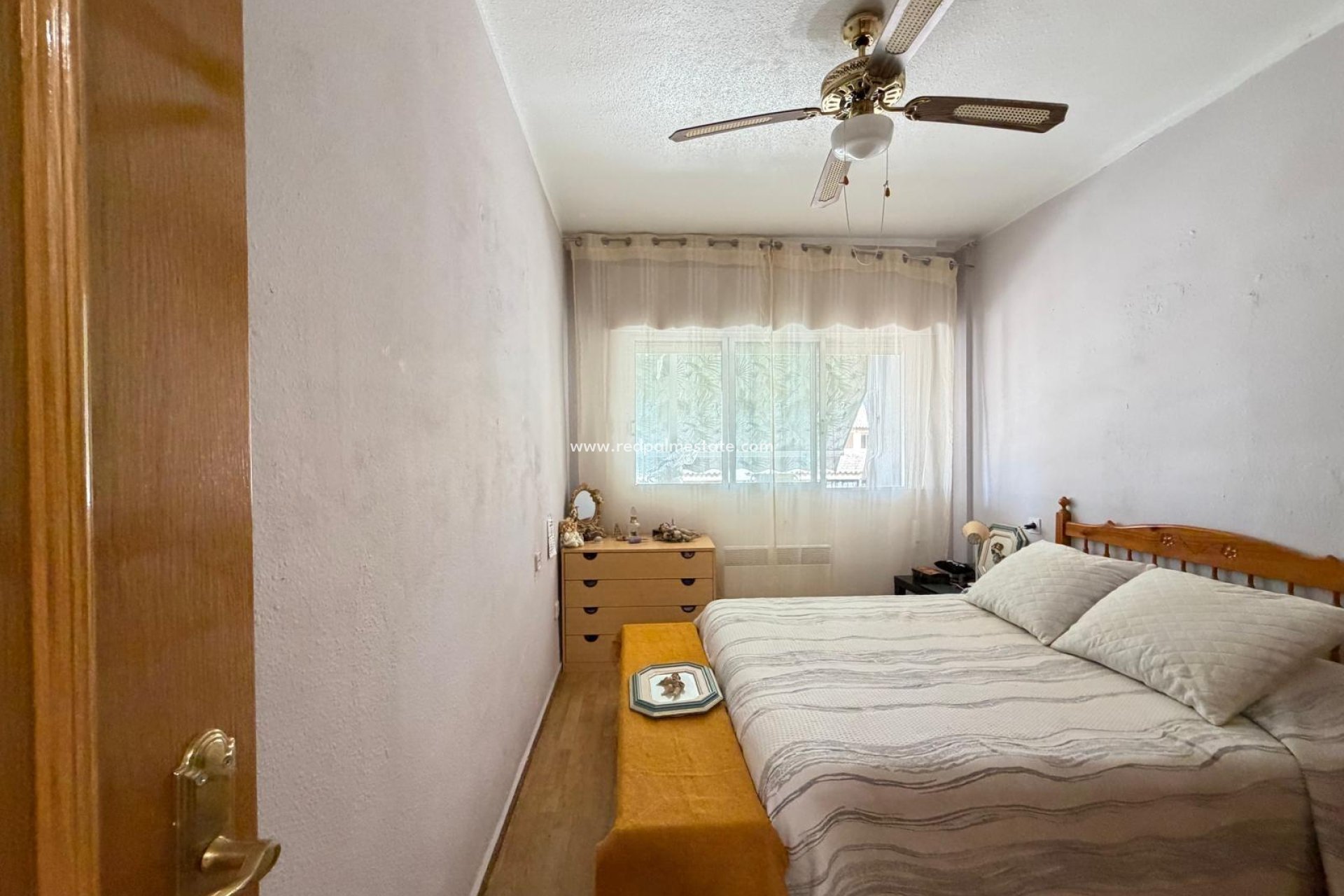 Reventa - Apartamento -
Torrevieja - Playa de los Locos