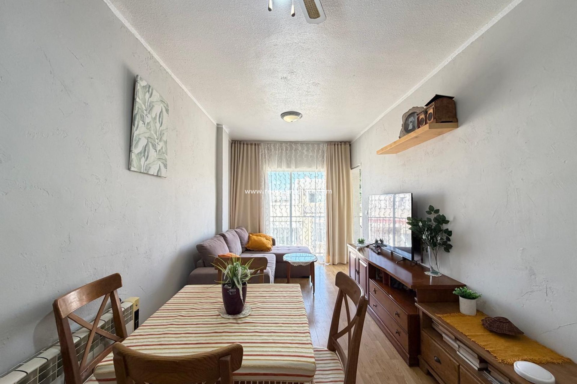 Reventa - Apartamento -
Torrevieja - Playa de los Locos