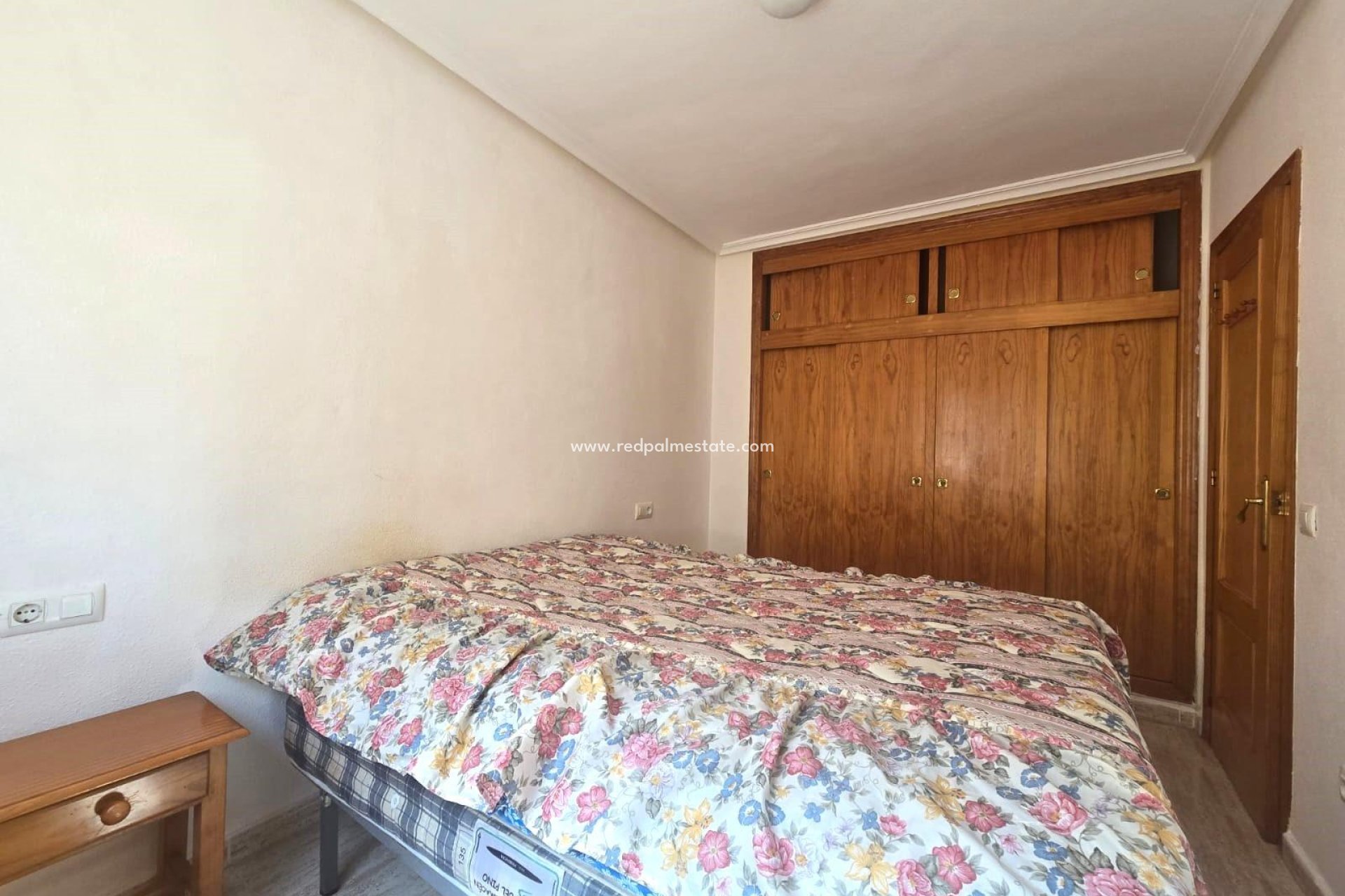 Reventa - Apartamento -
Torrevieja - Playa de los Locos