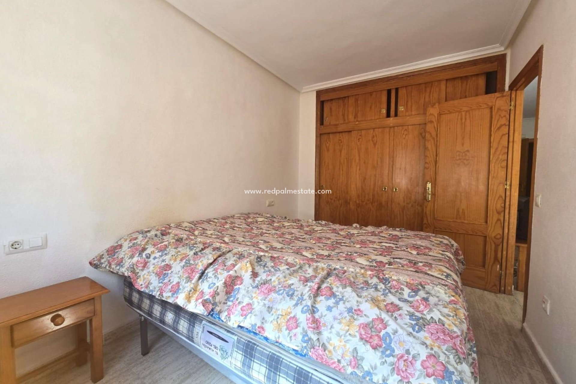 Reventa - Apartamento -
Torrevieja - Playa de los Locos