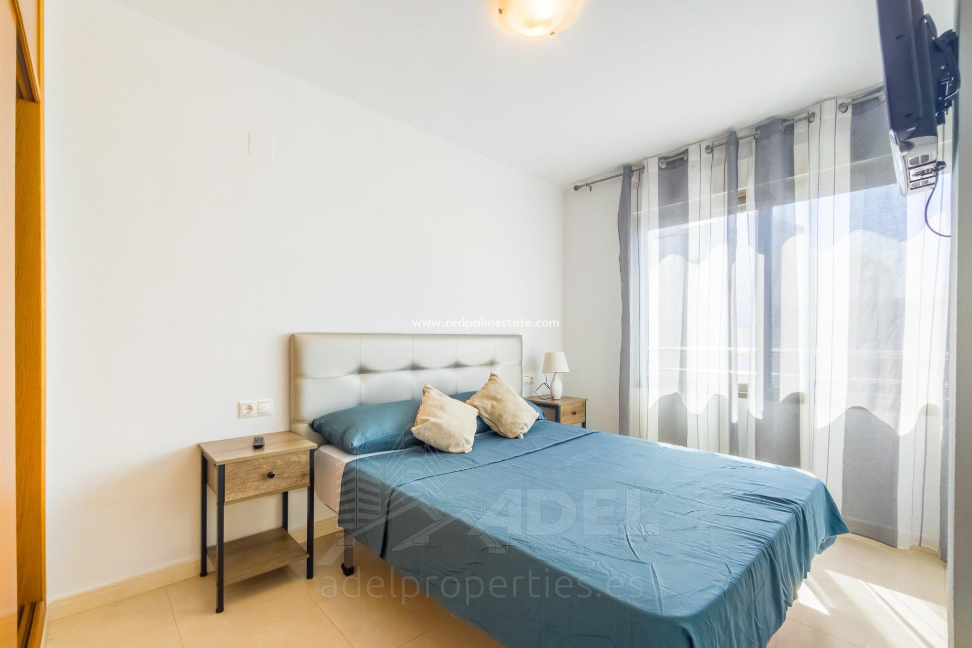 Reventa - Apartamento -
Torrevieja - Playa de los Locos