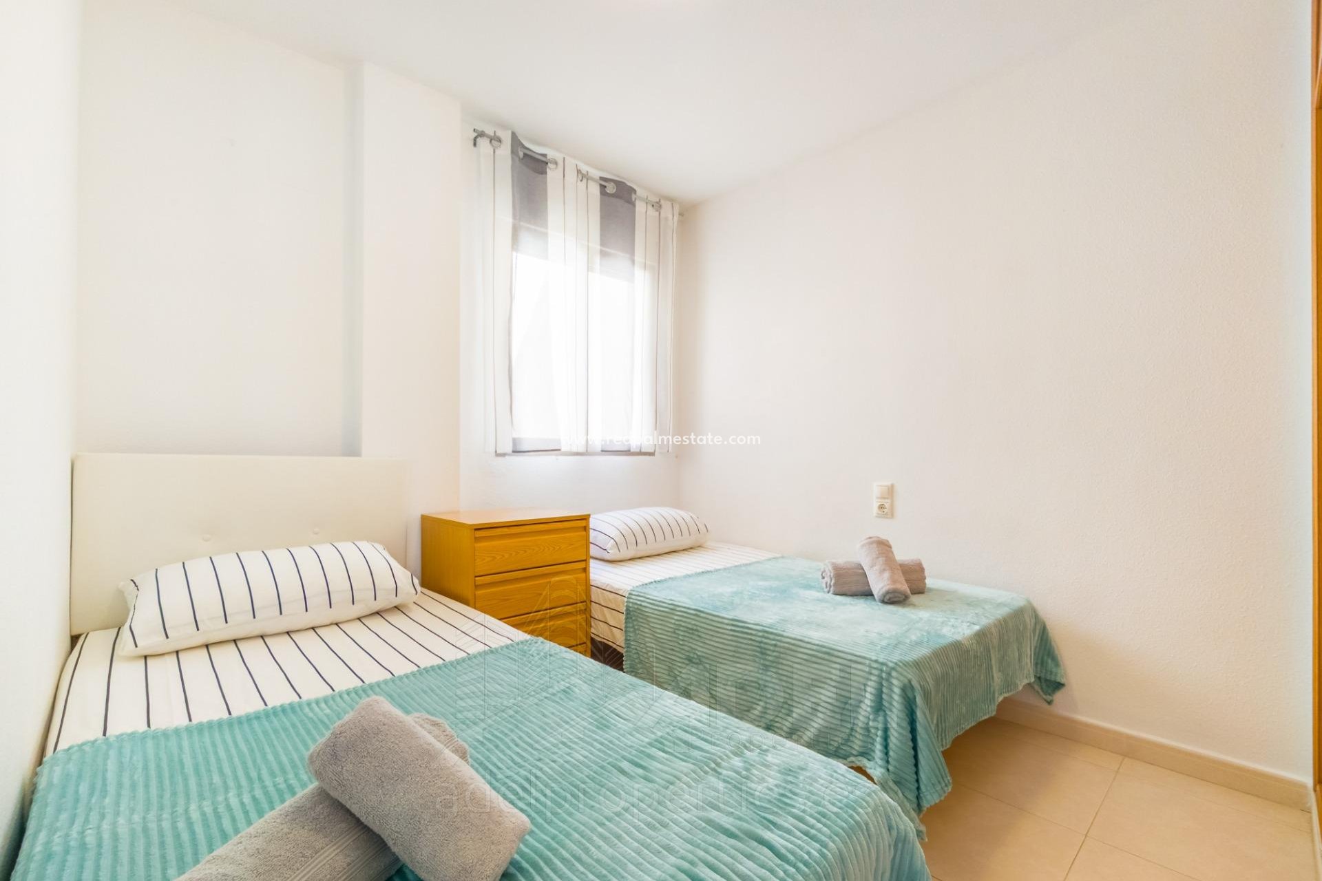 Reventa - Apartamento -
Torrevieja - Playa de los Locos