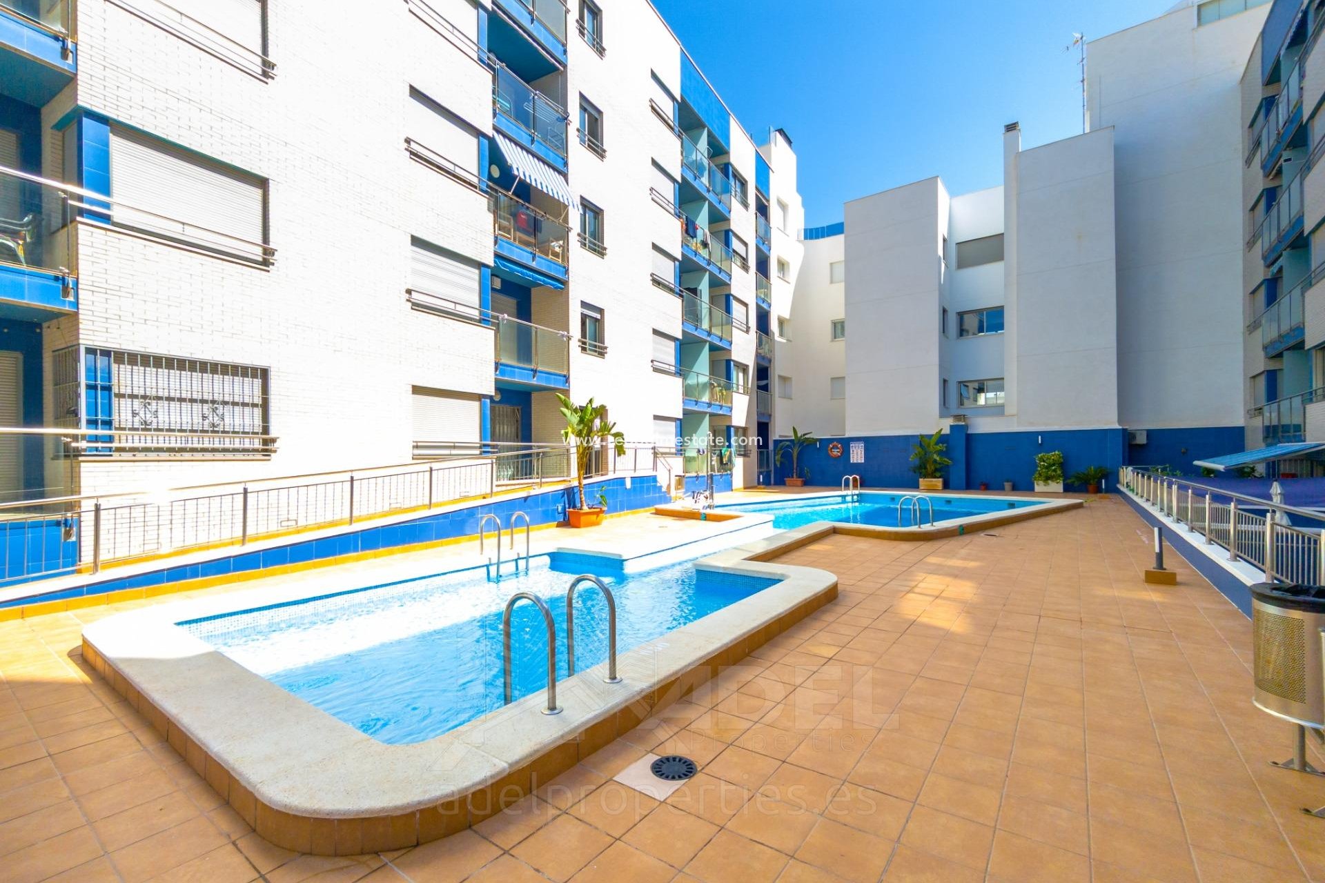 Reventa - Apartamento -
Torrevieja - Playa de los Locos