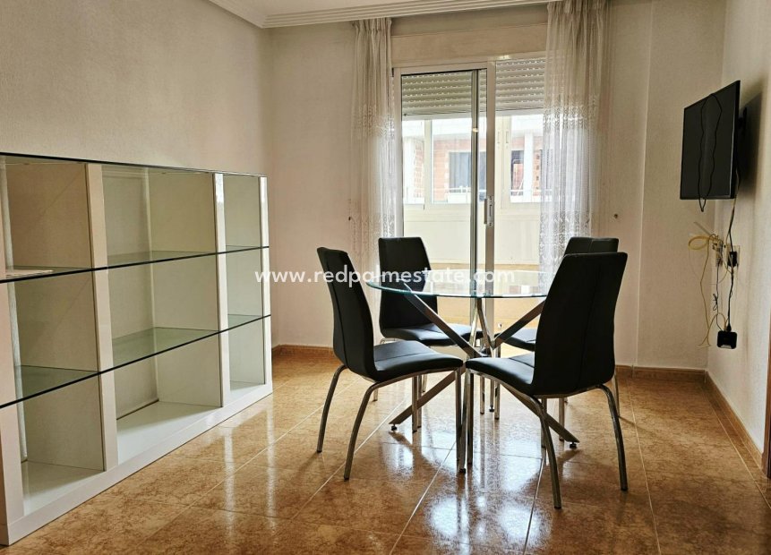 Reventa - Apartamento -
Torrevieja - Playa de los Locos