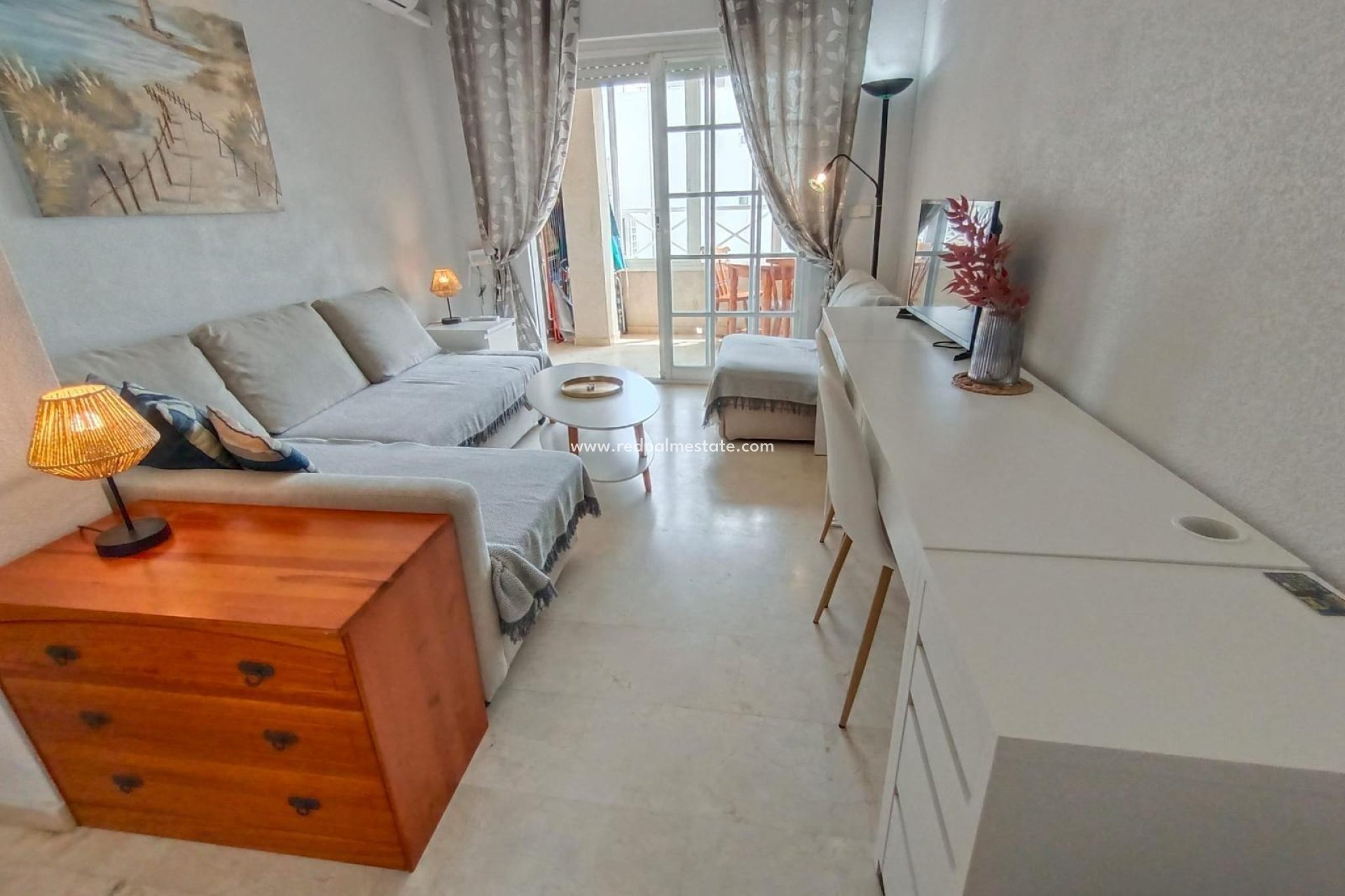 Reventa - Apartamento -
Torrevieja - Playa de los Locos