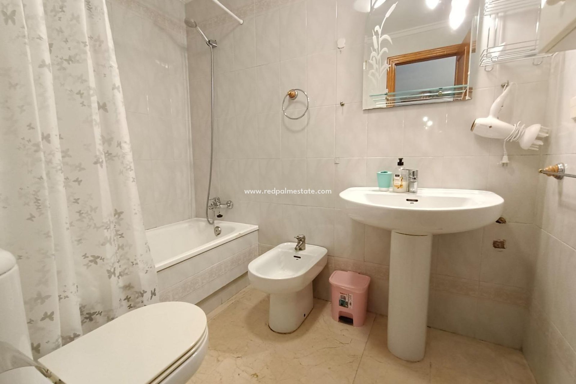 Reventa - Apartamento -
Torrevieja - Playa de los Locos