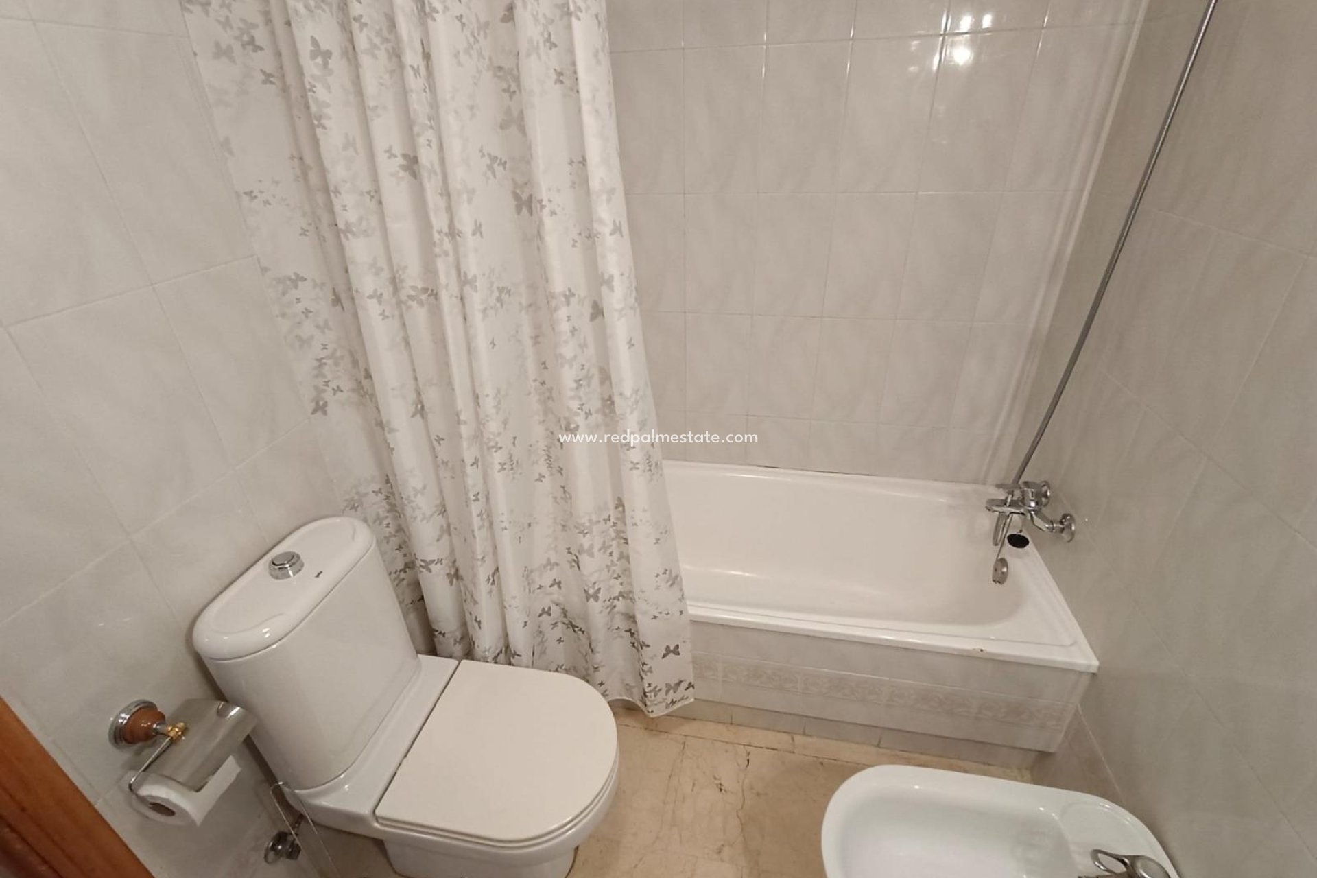 Reventa - Apartamento -
Torrevieja - Playa de los Locos