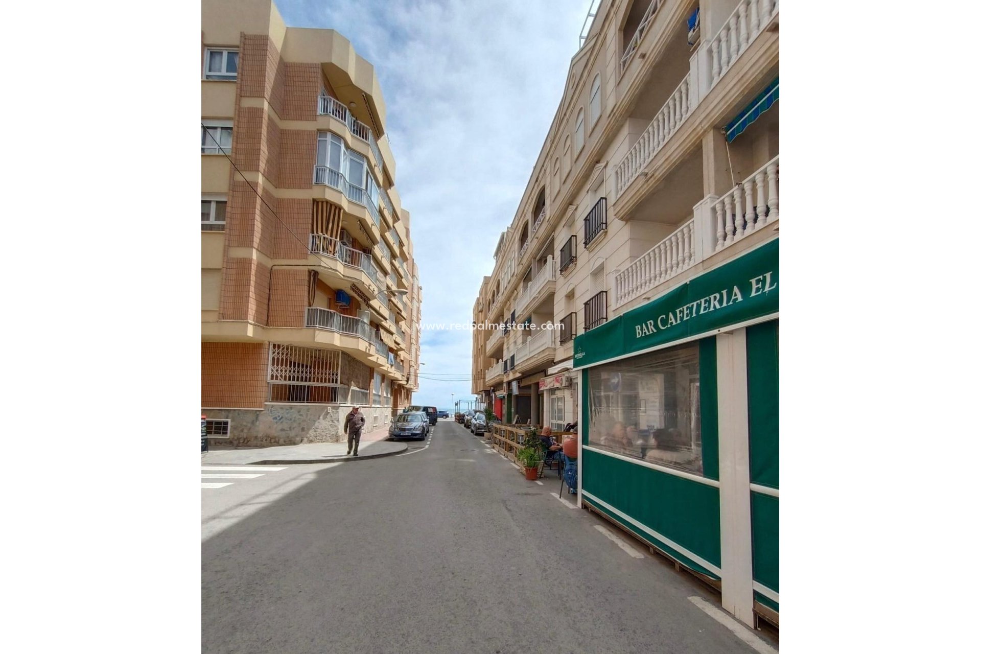 Reventa - Apartamento -
Torrevieja - Playa de los Locos