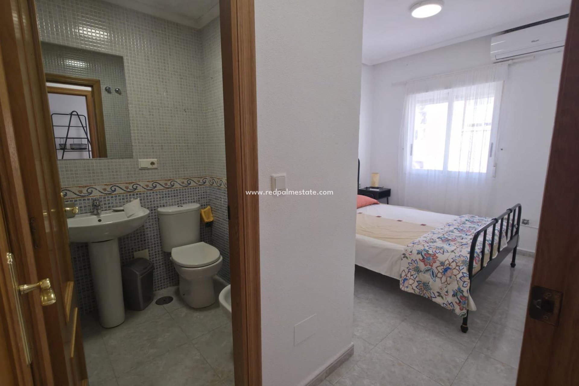 Reventa - Apartamento -
Torrevieja - Playa de los Locos