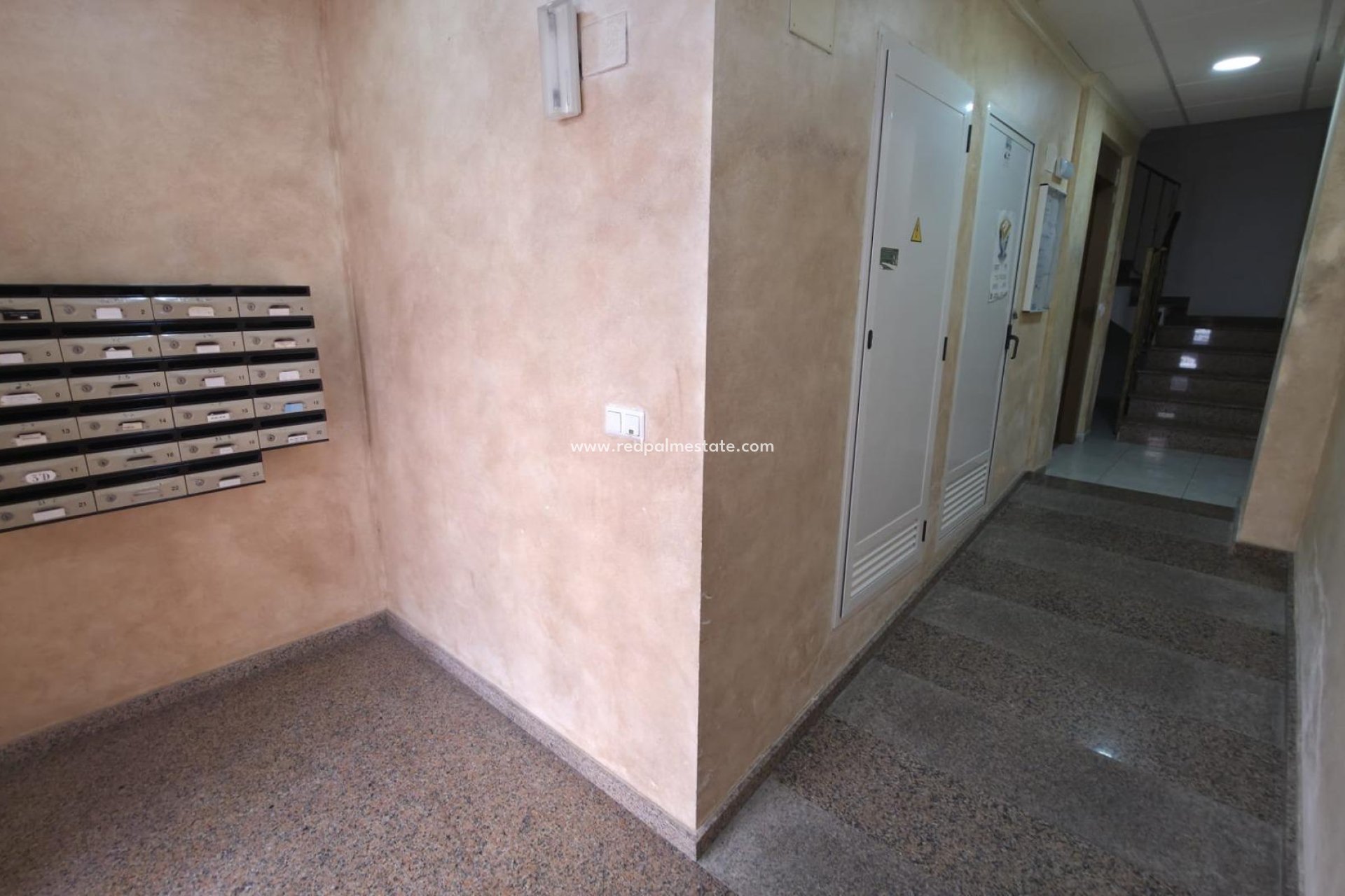 Reventa - Apartamento -
Torrevieja - Playa de los Locos
