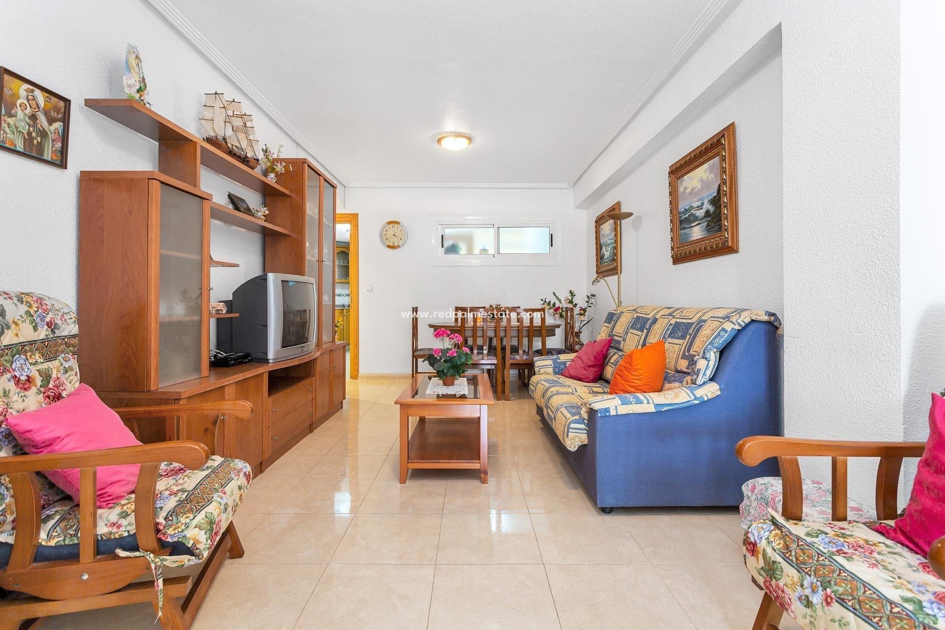 Reventa - Apartamento -
Torrevieja - Playa de los Locos