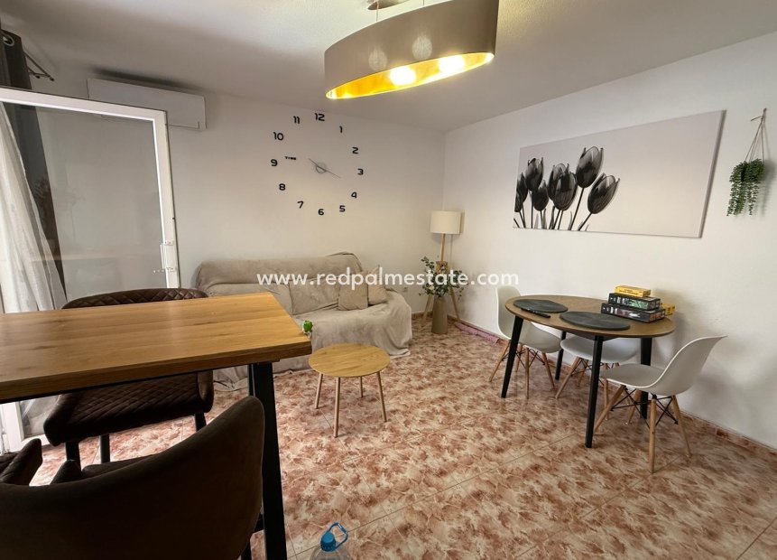 Reventa - Apartamento -
Torrevieja - Playa de los Locos