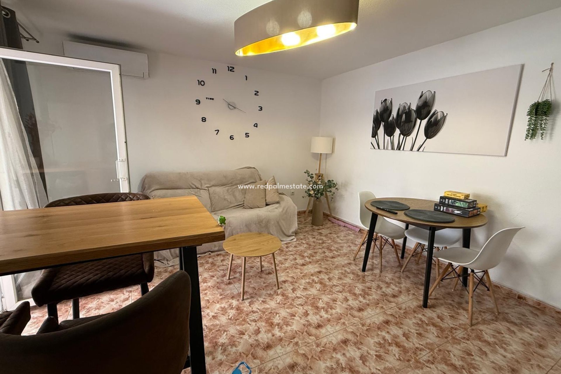 Reventa - Apartamento -
Torrevieja - Playa de los Locos