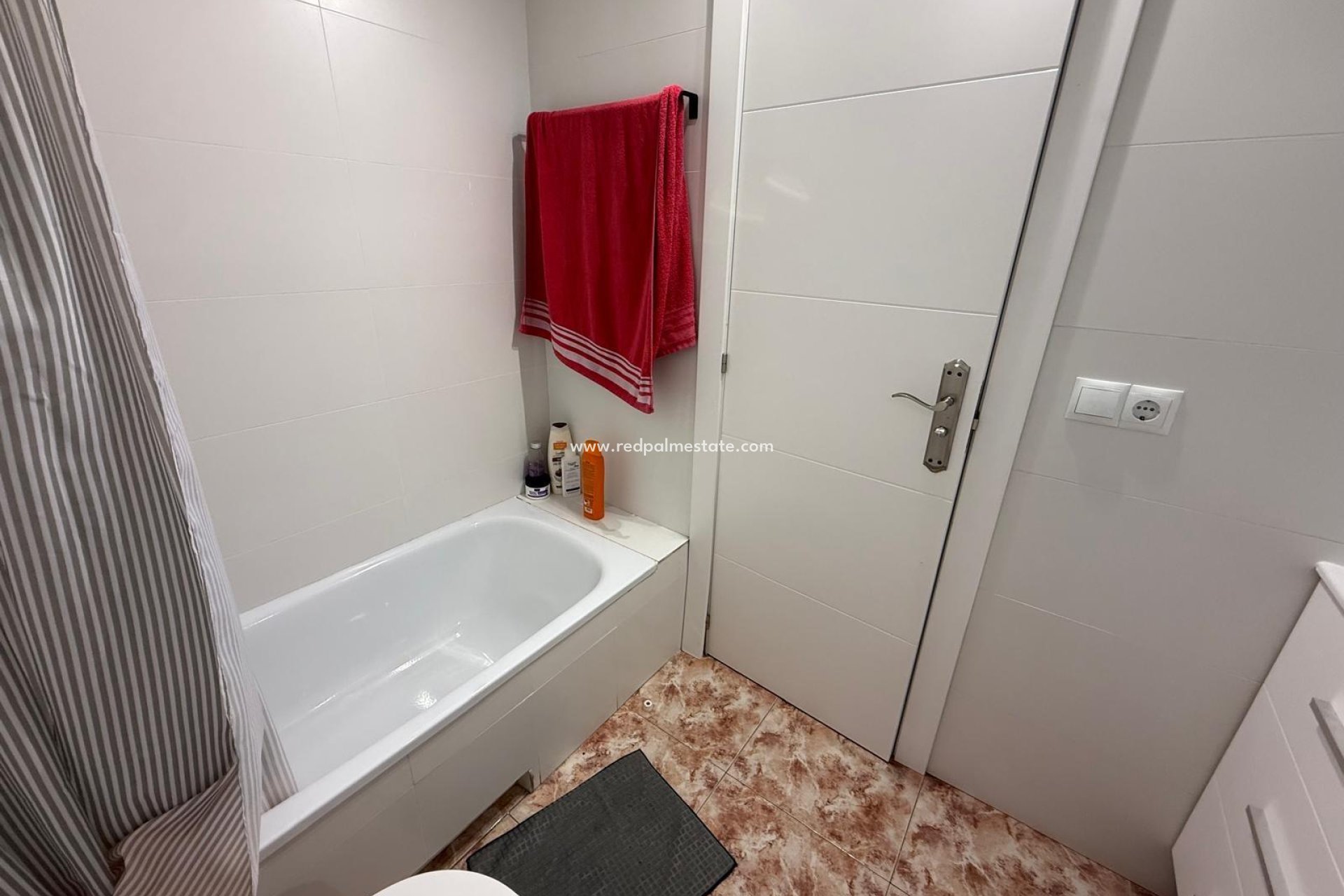 Reventa - Apartamento -
Torrevieja - Playa de los Locos